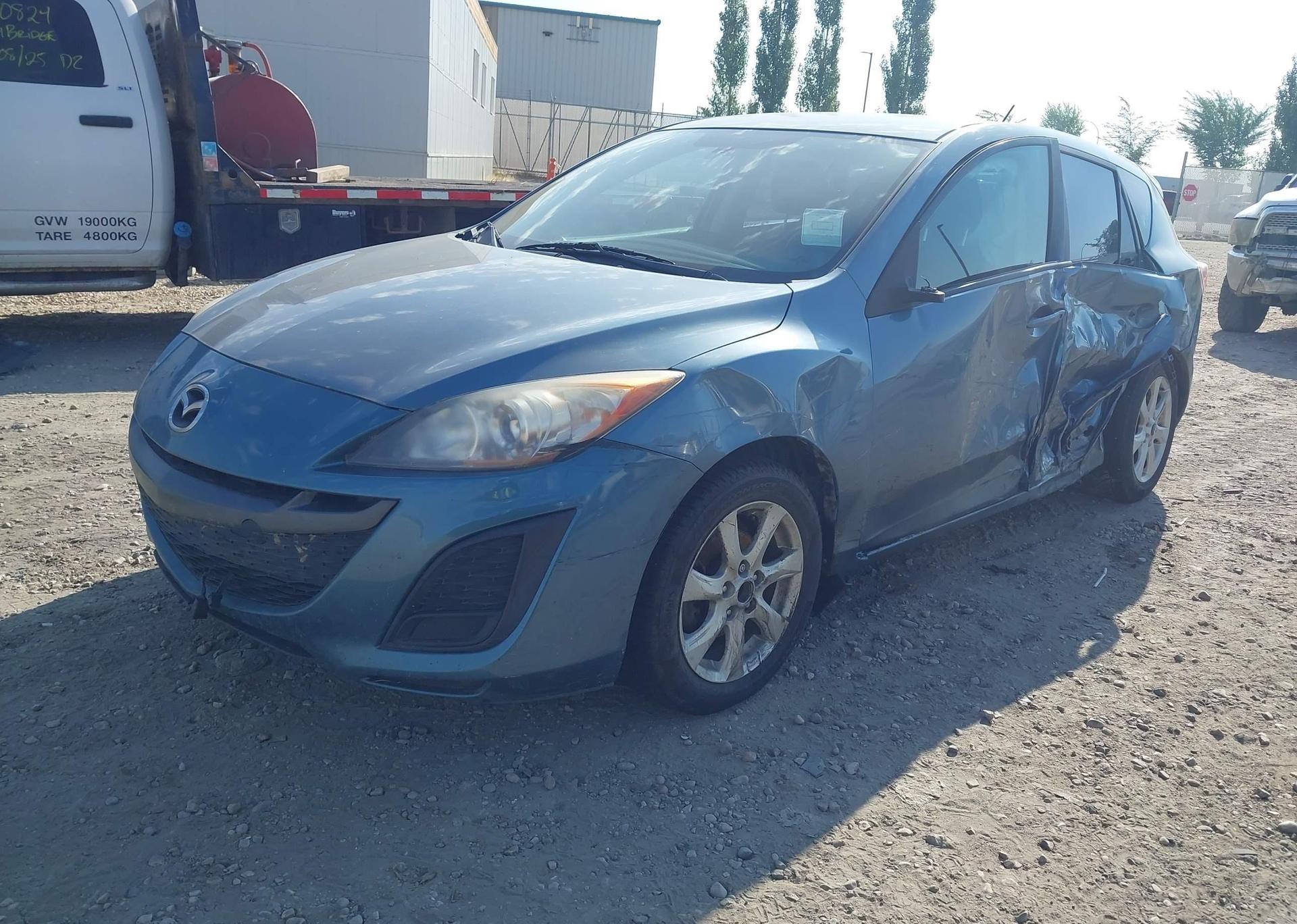 2011 MAZDA 3 I