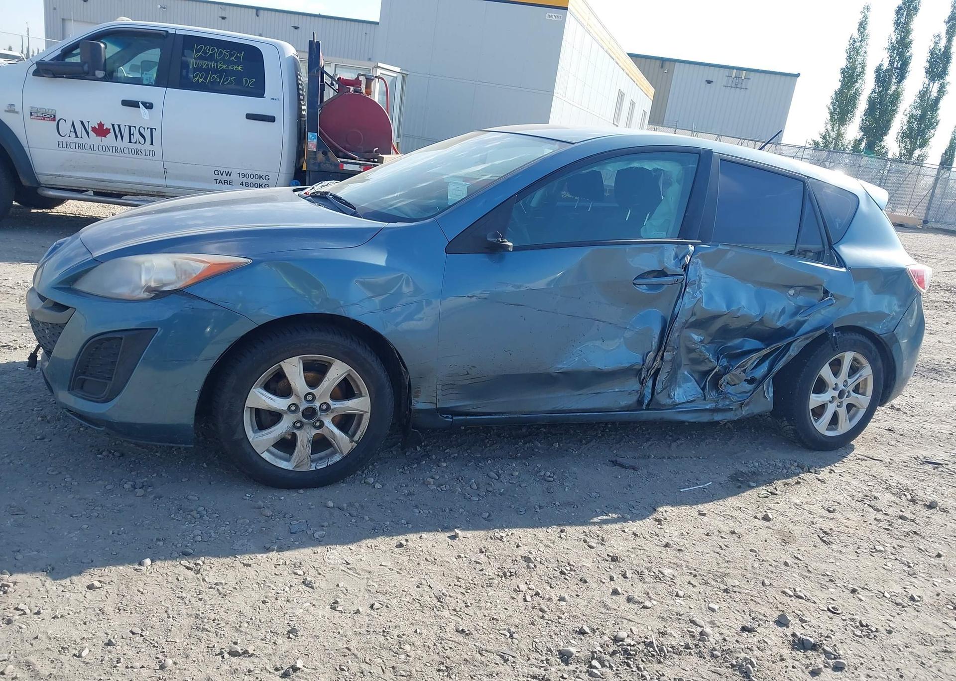 2011 MAZDA 3 I
