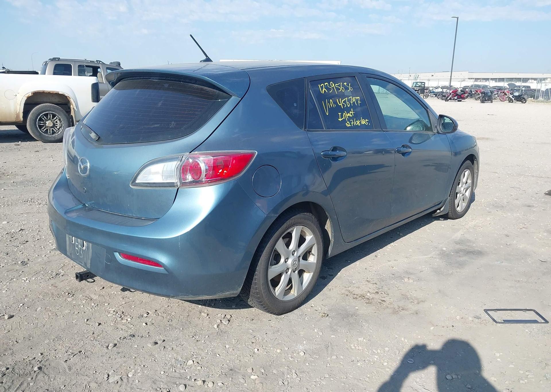 2011 MAZDA 3 I