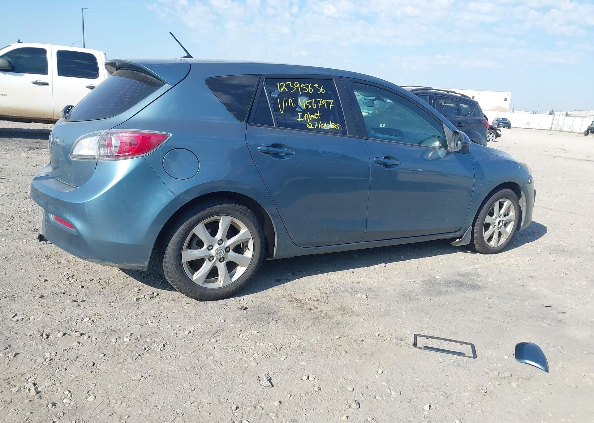 2011 MAZDA 3 I