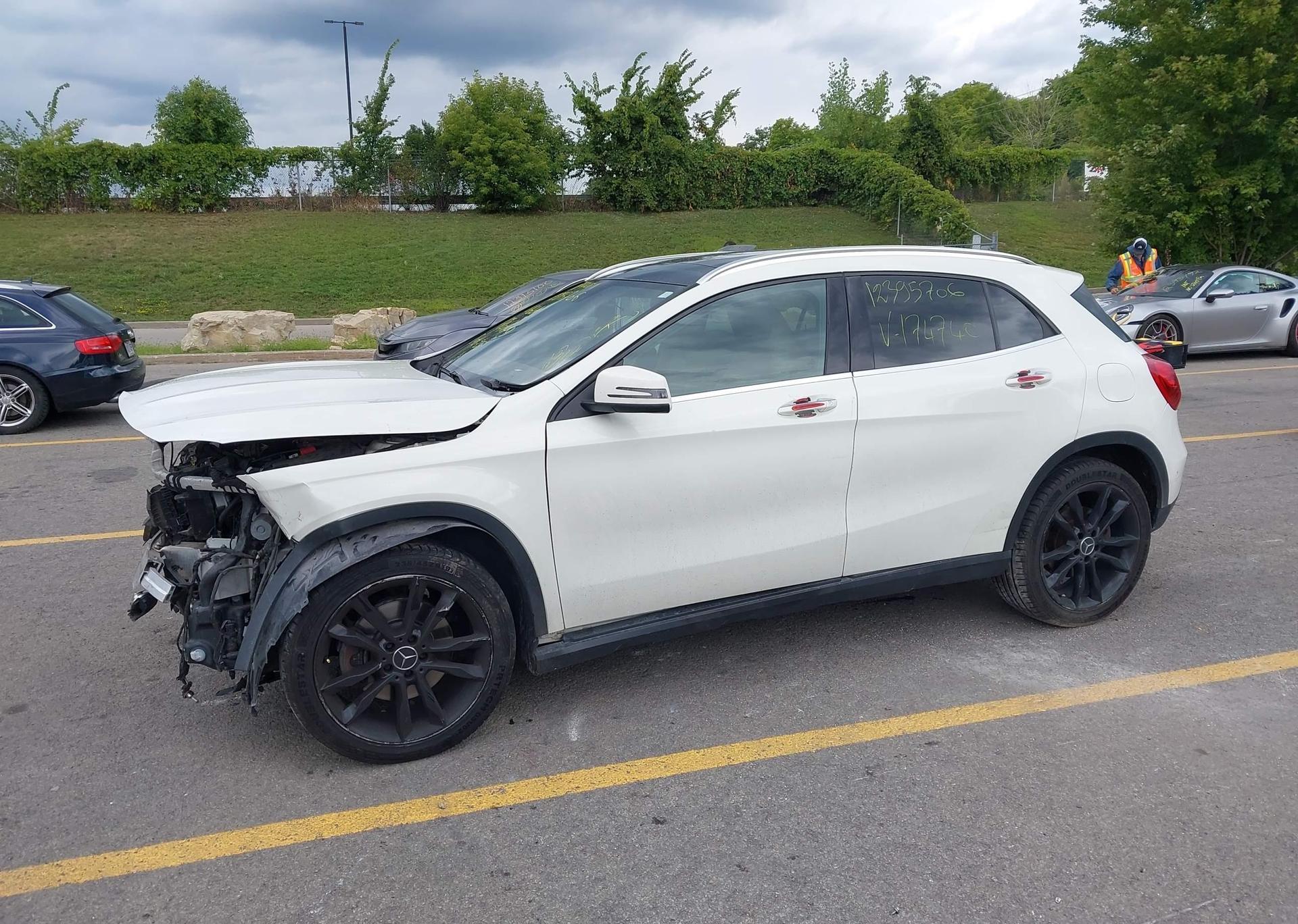 2015 MERCEDES-BENZ GLA 250 4MATIC