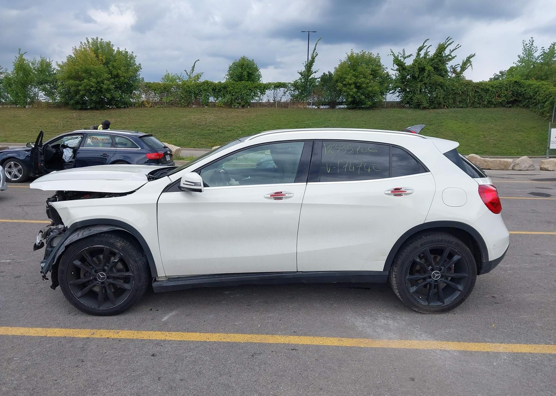 2015 MERCEDES-BENZ GLA 250 4MATIC