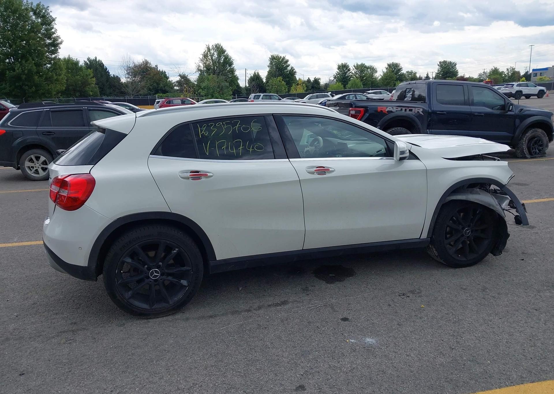 2015 MERCEDES-BENZ GLA 250 4MATIC