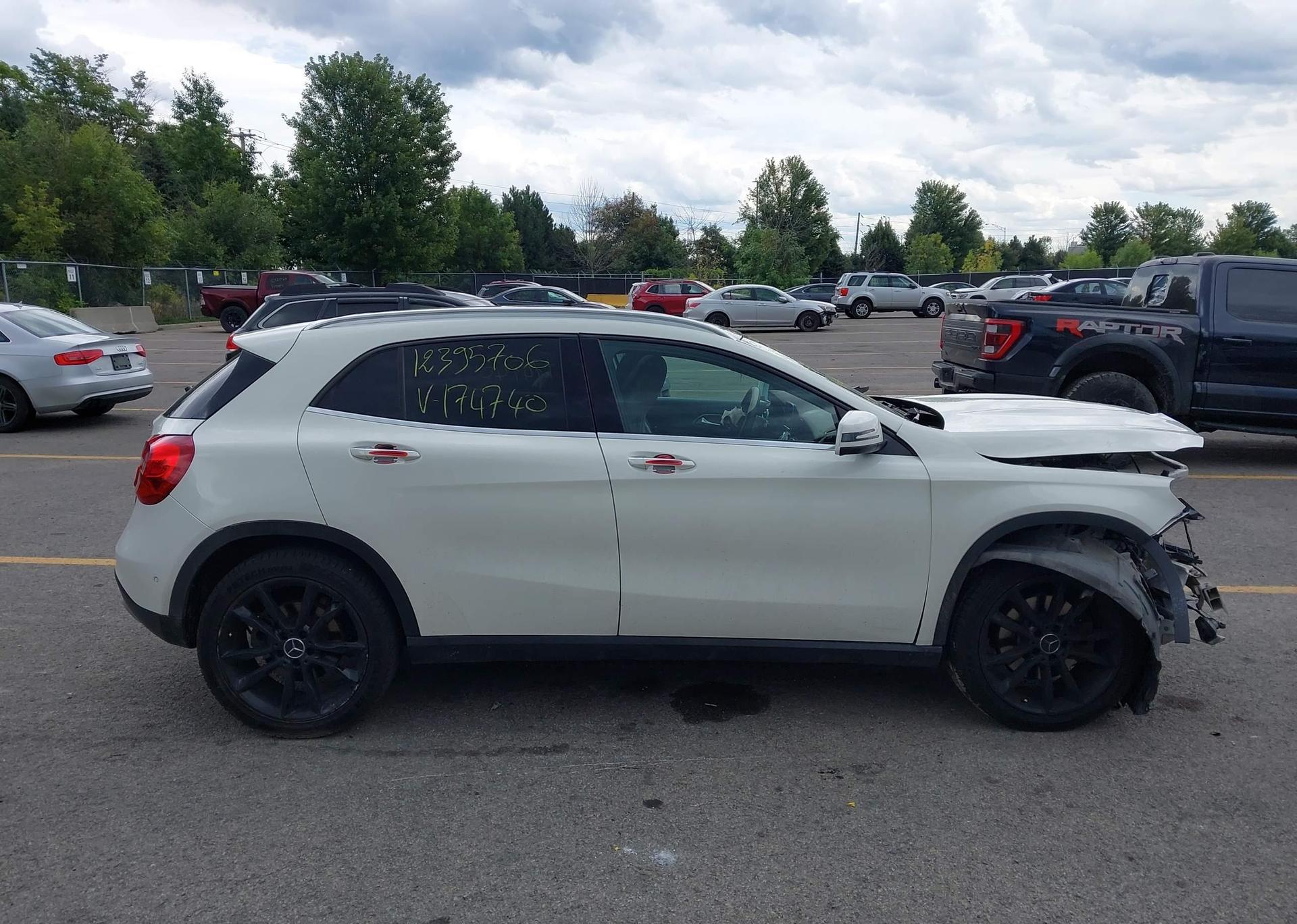 2015 MERCEDES-BENZ GLA 250 4MATIC