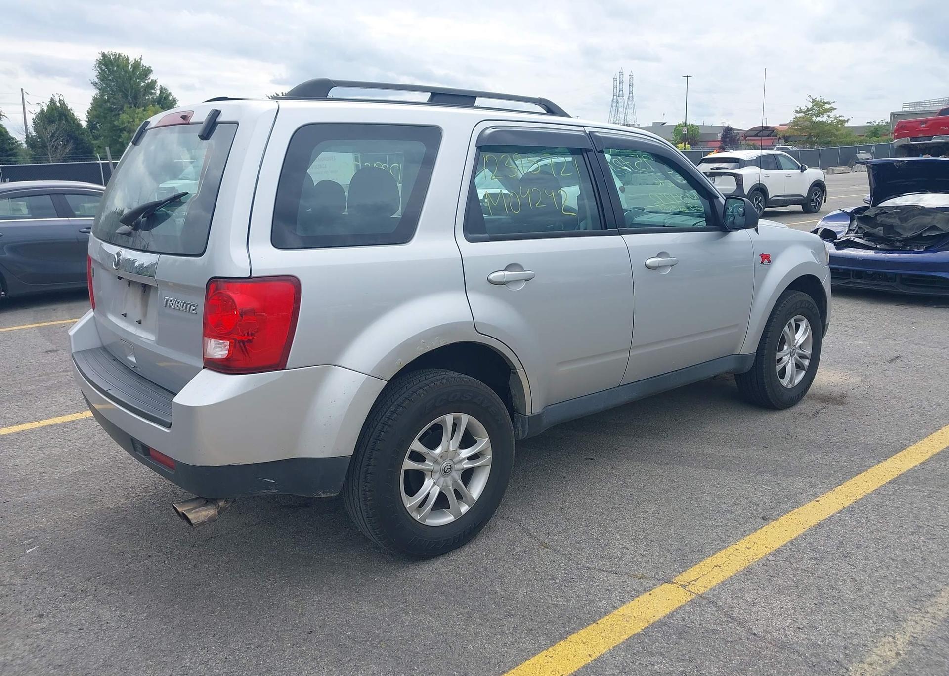 2011 MAZDA TRIBUTE I
