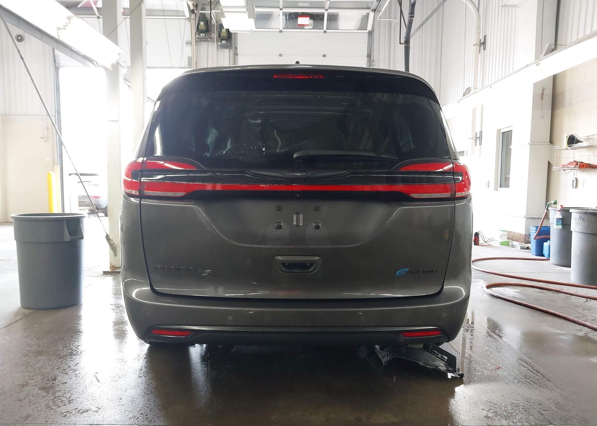 2022 CHRYSLER PACIFICA HYBRID TOURING L