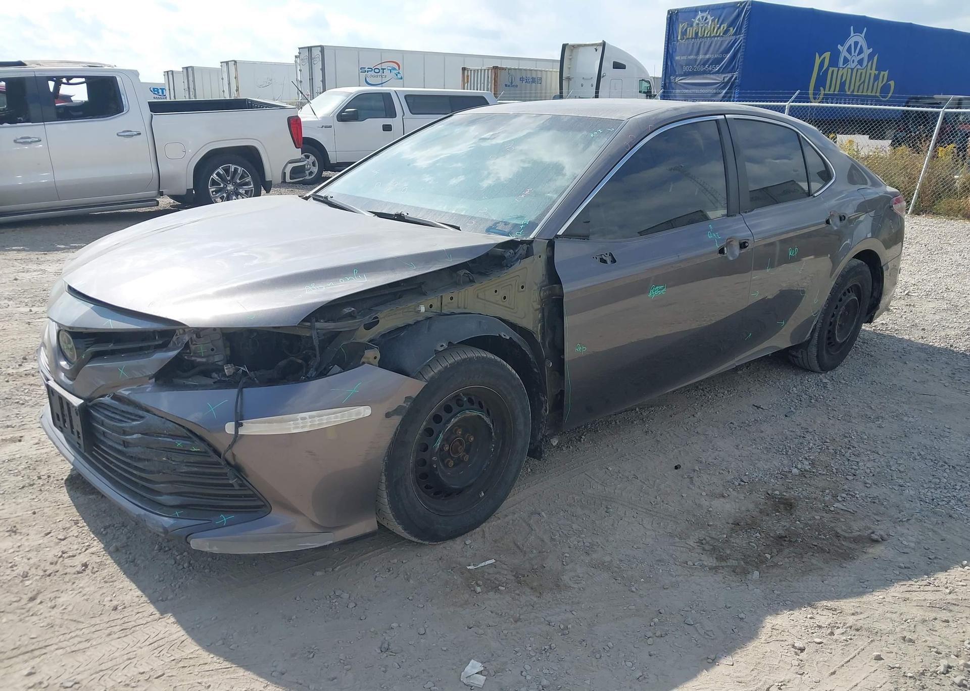 2018 TOYOTA CAMRY LE