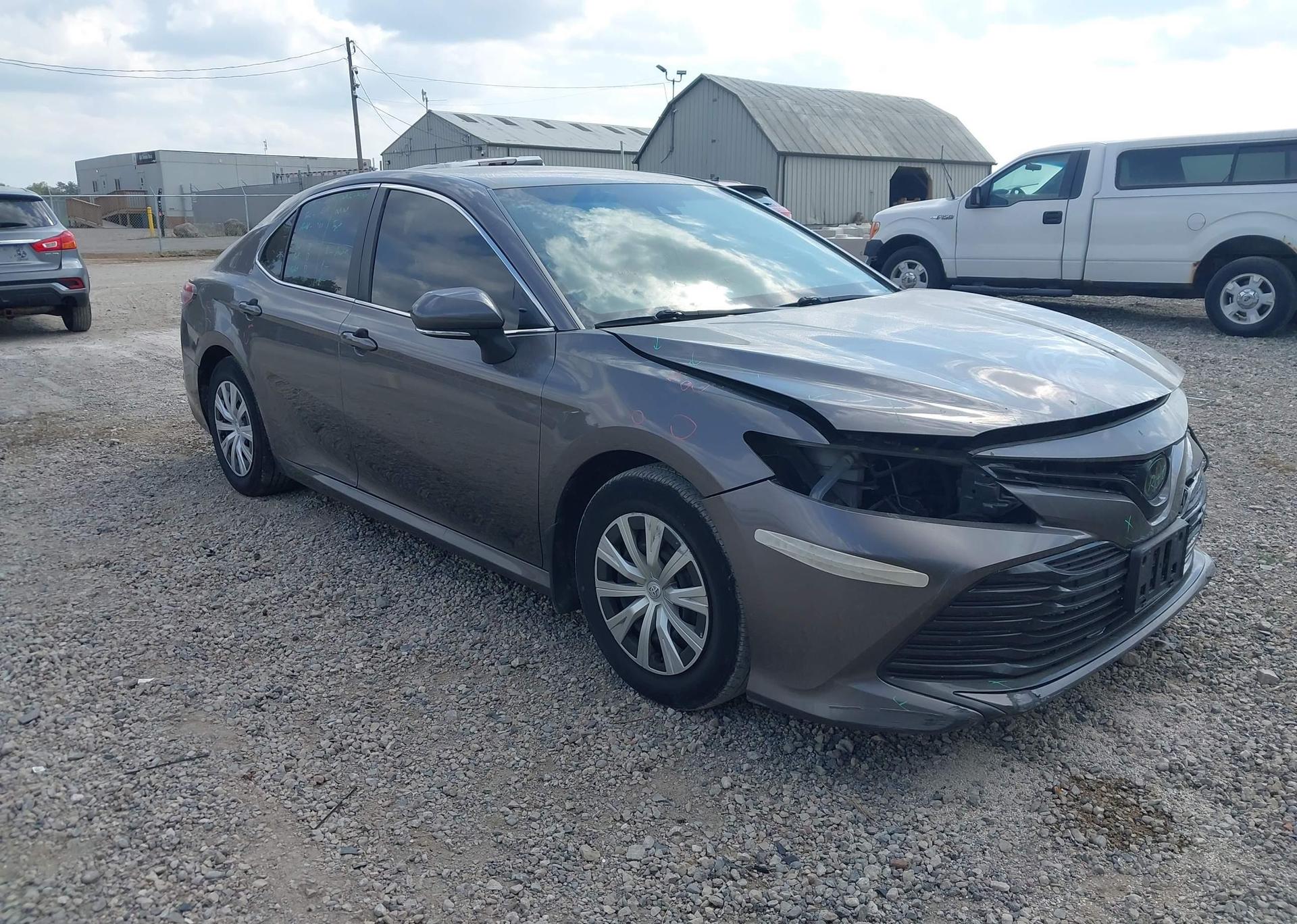 2018 TOYOTA CAMRY LE