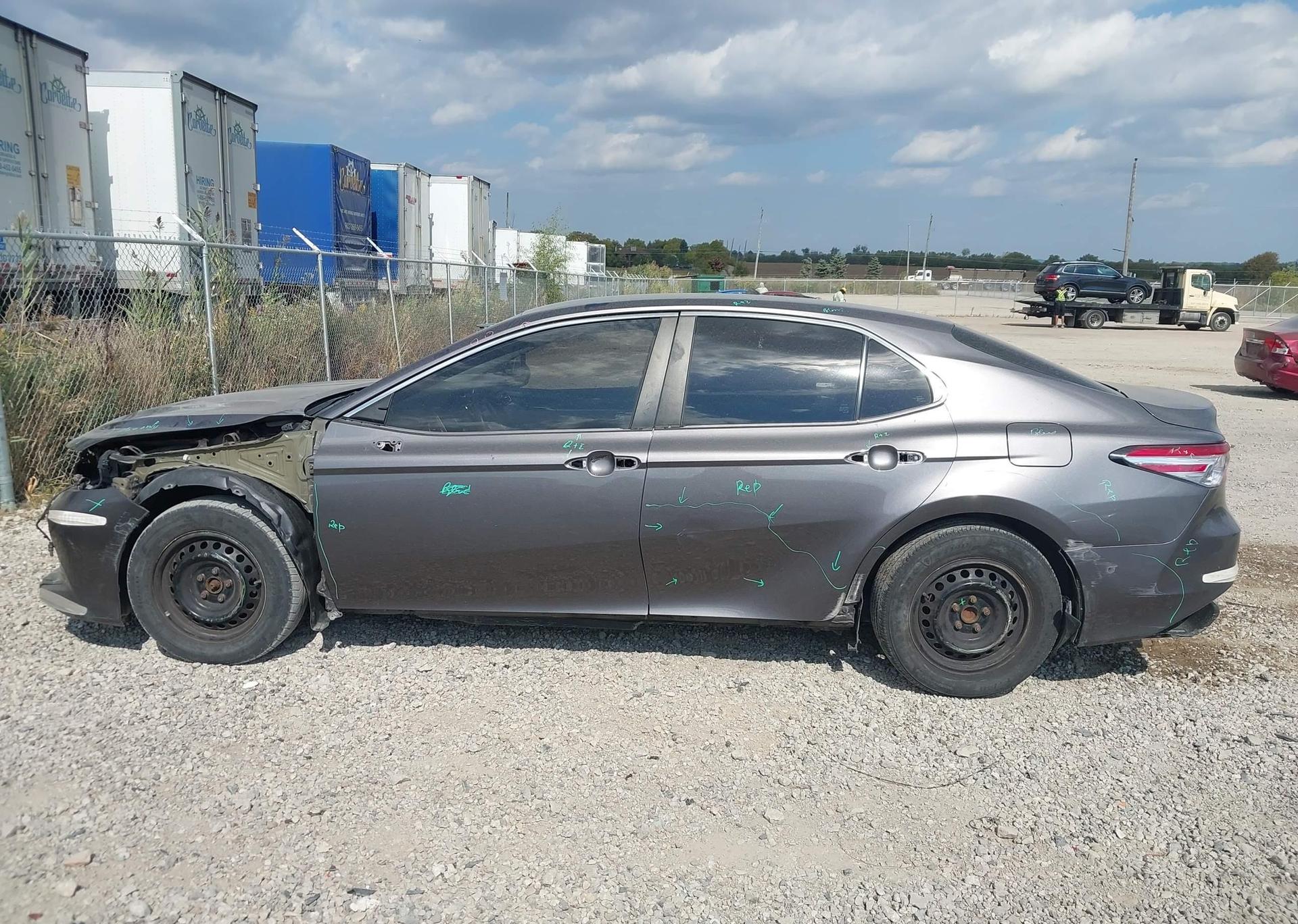 2018 TOYOTA CAMRY LE