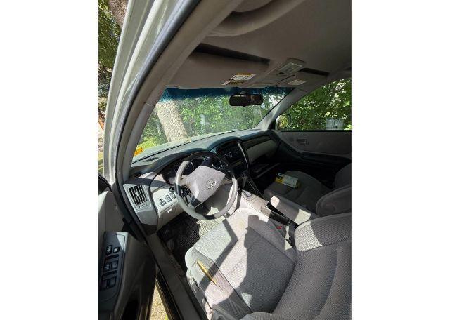 2003 TOYOTA HIGHLANDER LIMITED