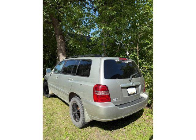 2003 TOYOTA HIGHLANDER LIMITED