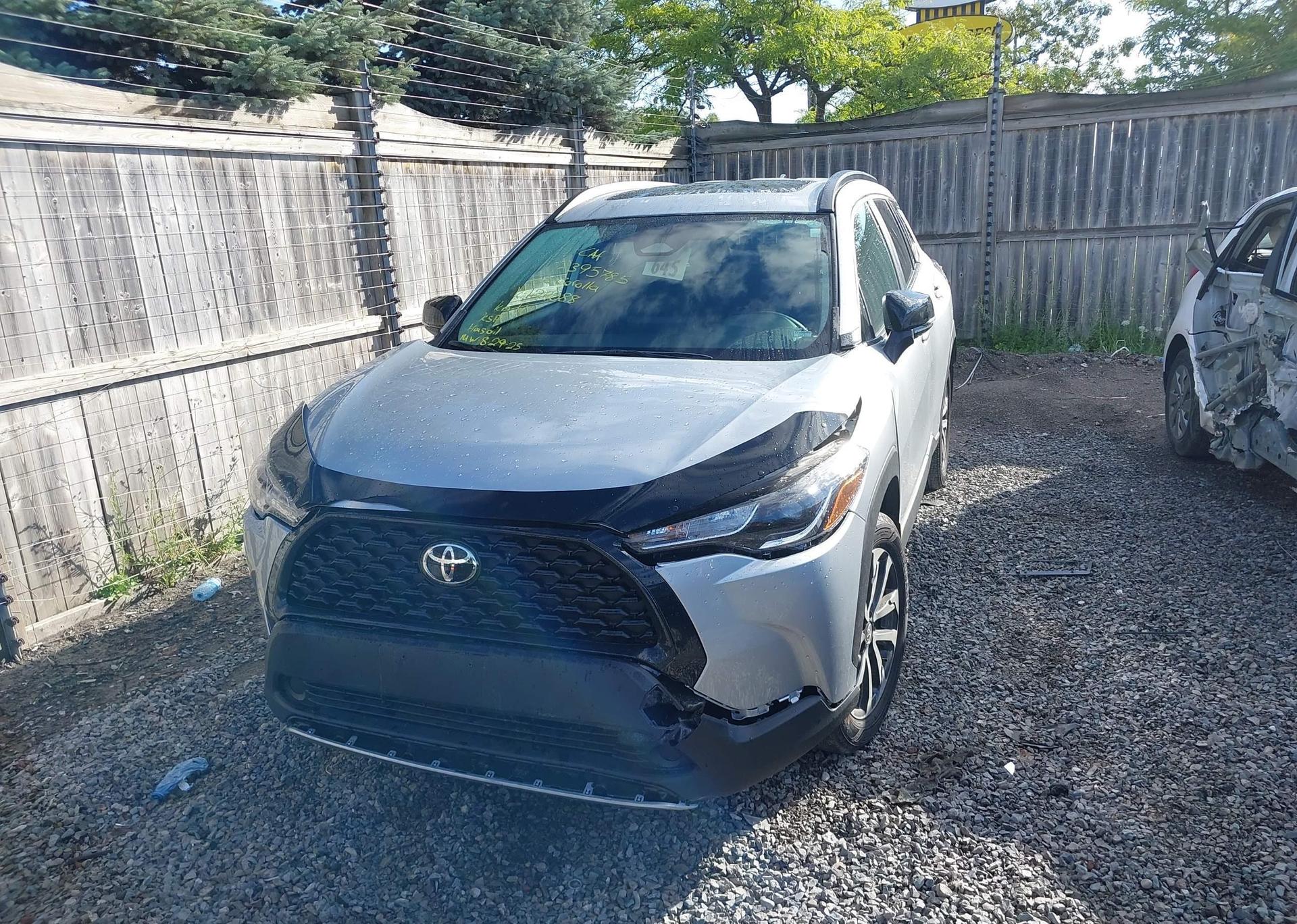 2025 TOYOTA COROLLA CROSS LE