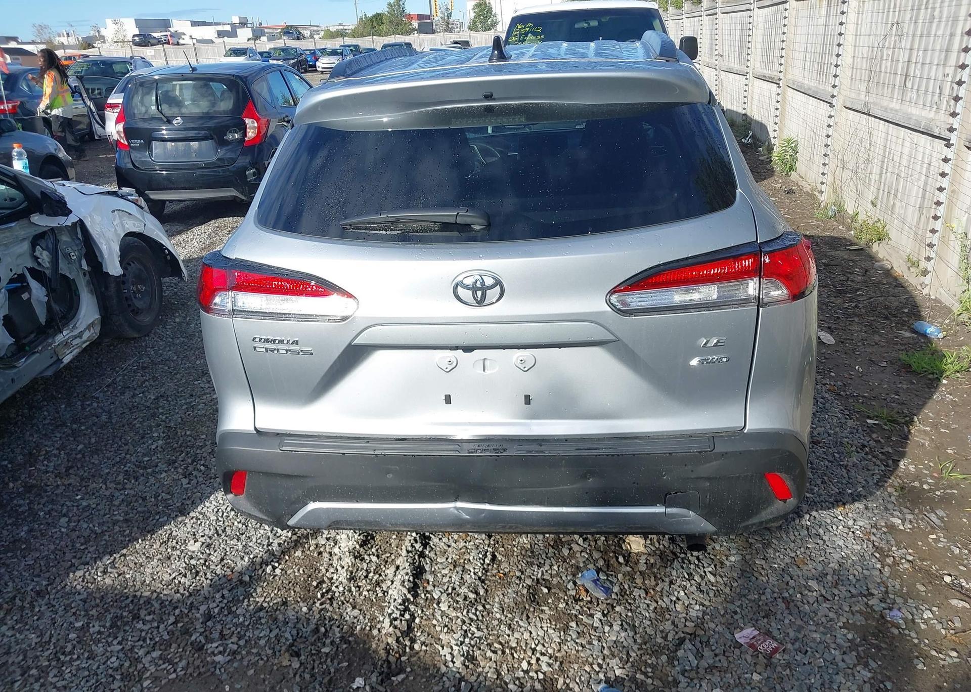 2025 TOYOTA COROLLA CROSS LE