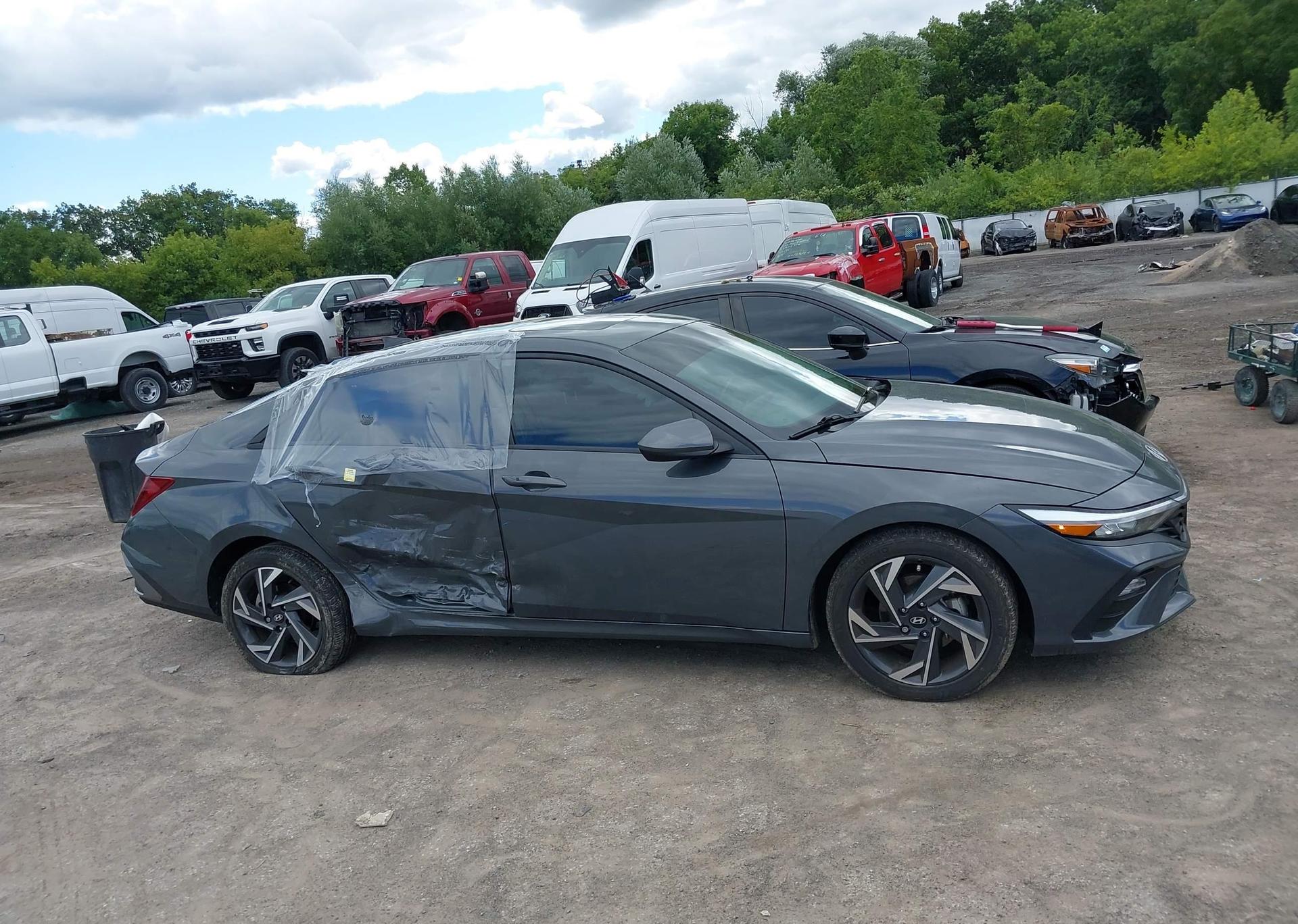 2024 HYUNDAI ELANTRA SEL