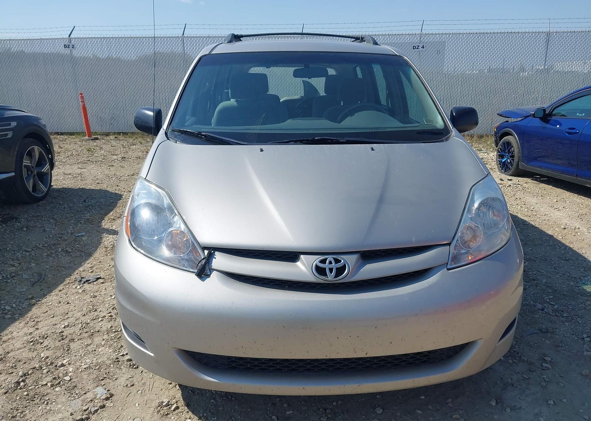 2007 TOYOTA SIENNA CE
