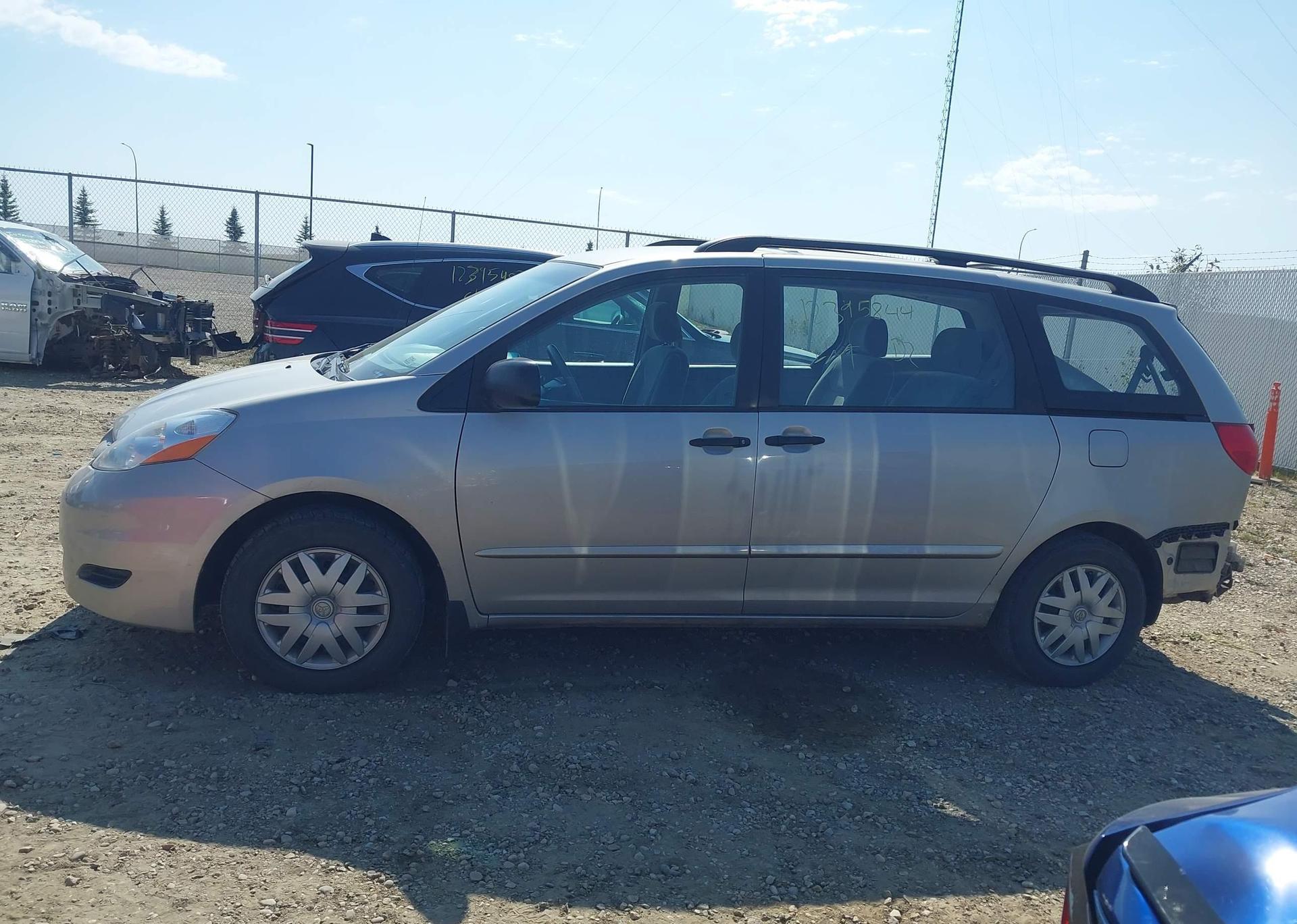 2007 TOYOTA SIENNA CE