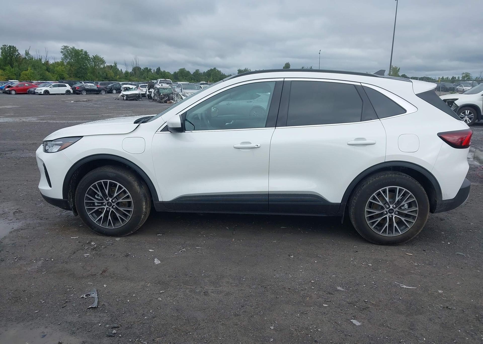 2025 FORD ESCAPE PHEV