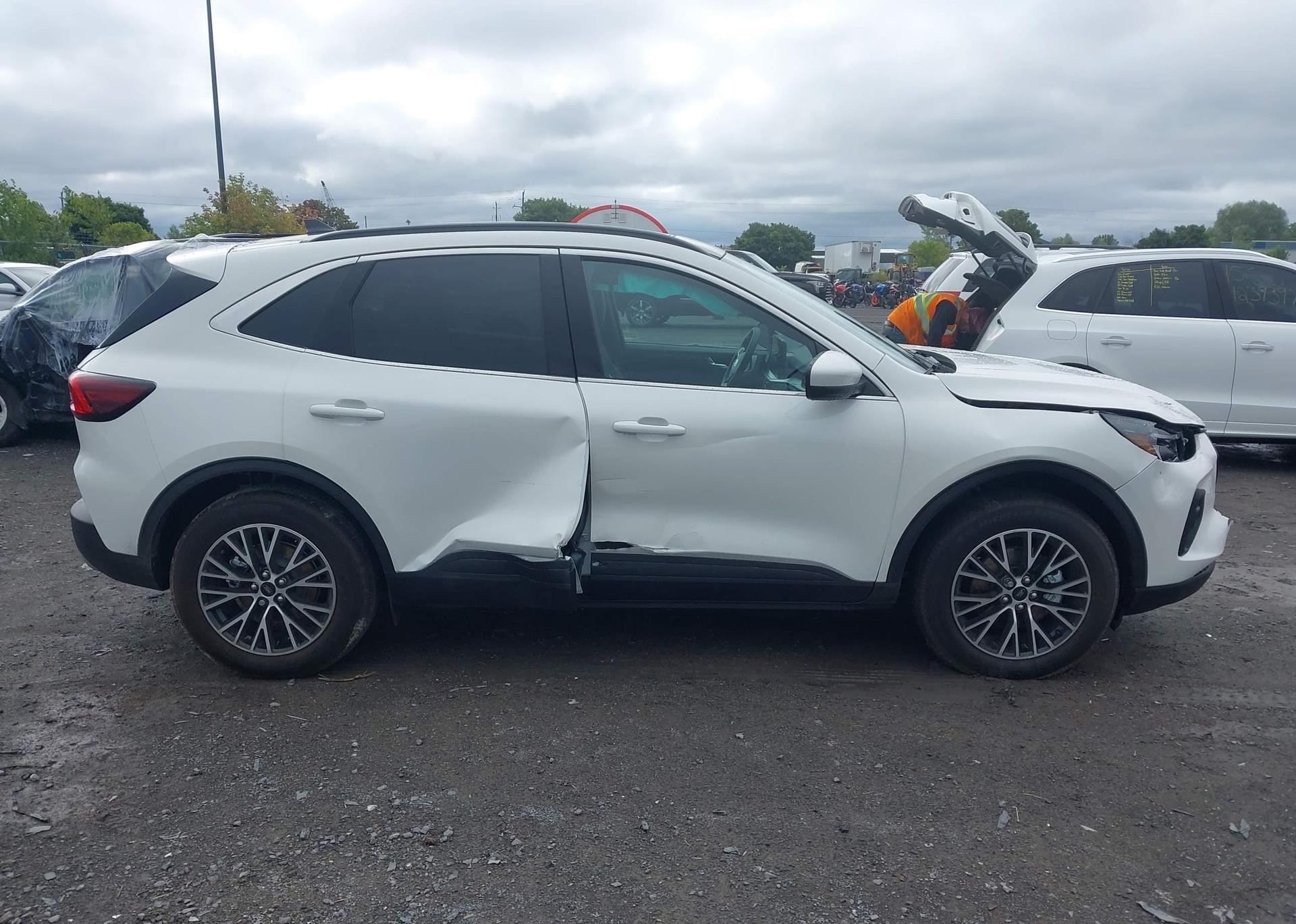 2025 FORD ESCAPE PHEV