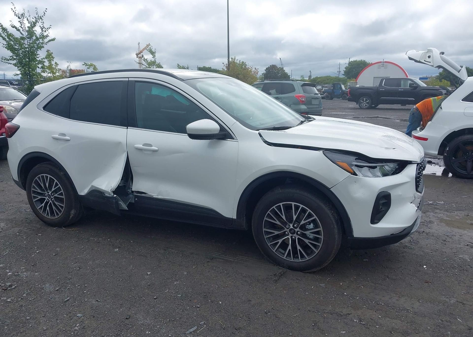2025 FORD ESCAPE PHEV