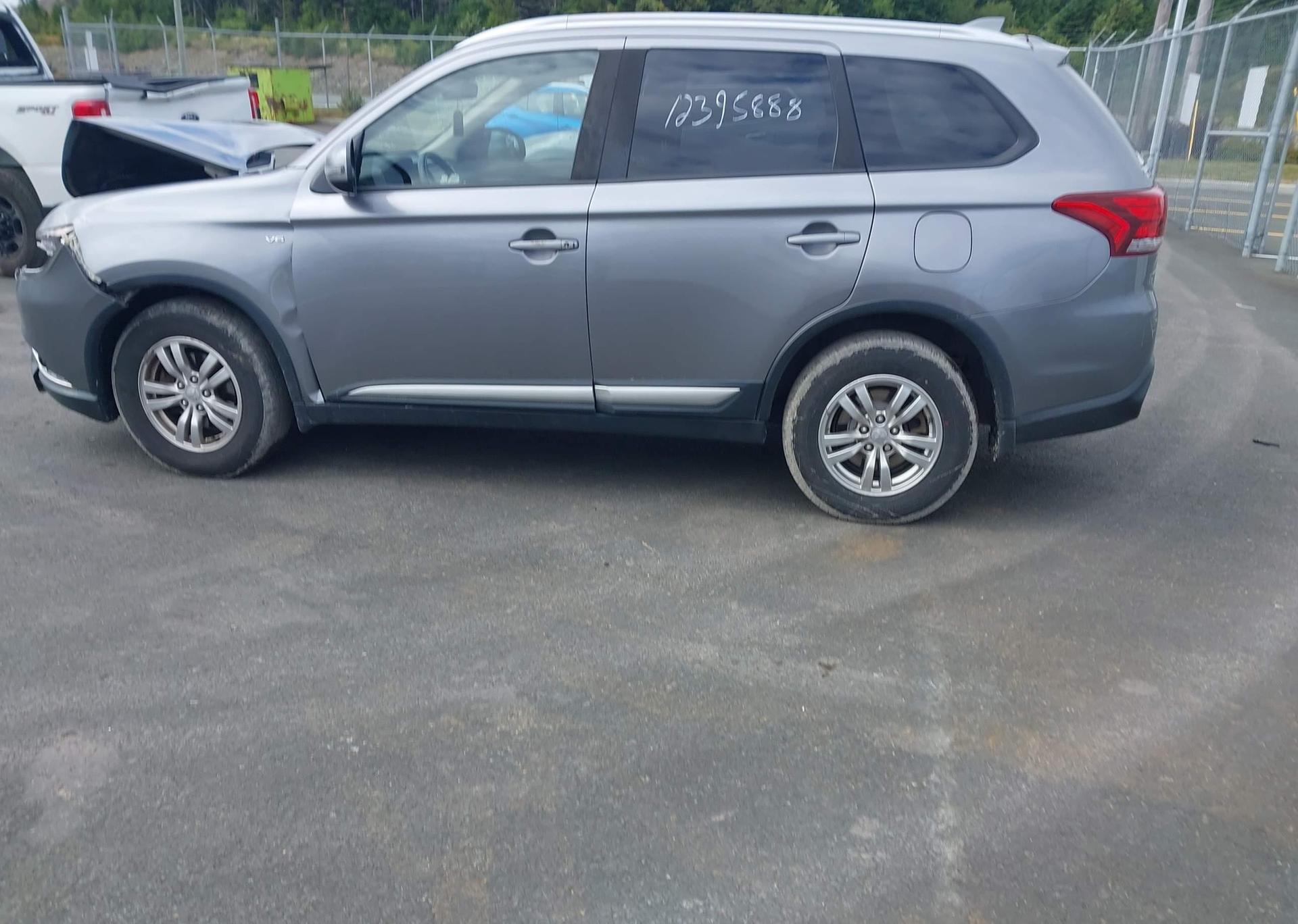 2019 MITSUBISHI OUTLANDER SE