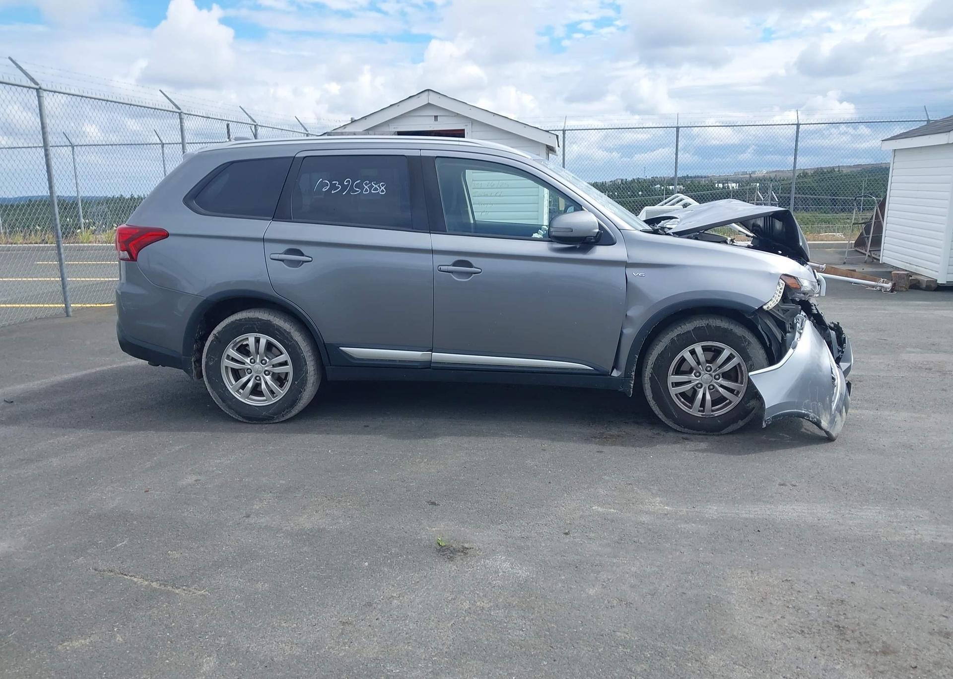 2019 MITSUBISHI OUTLANDER SE
