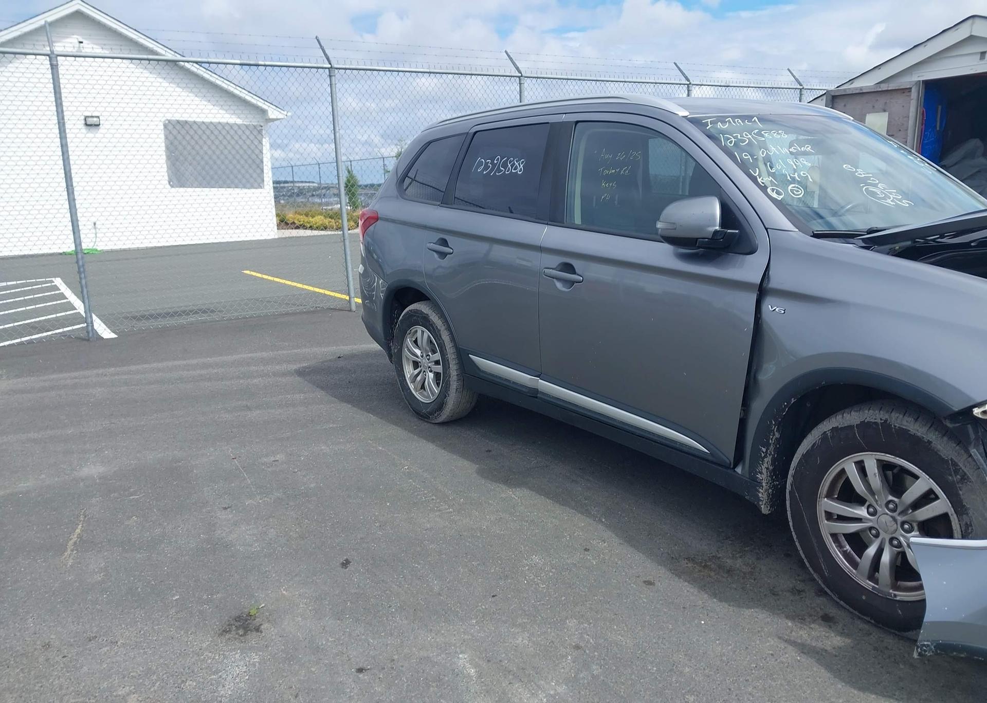2019 MITSUBISHI OUTLANDER SE