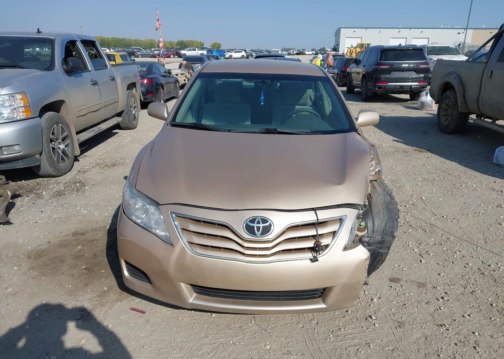 2010 TOYOTA CAMRY LE