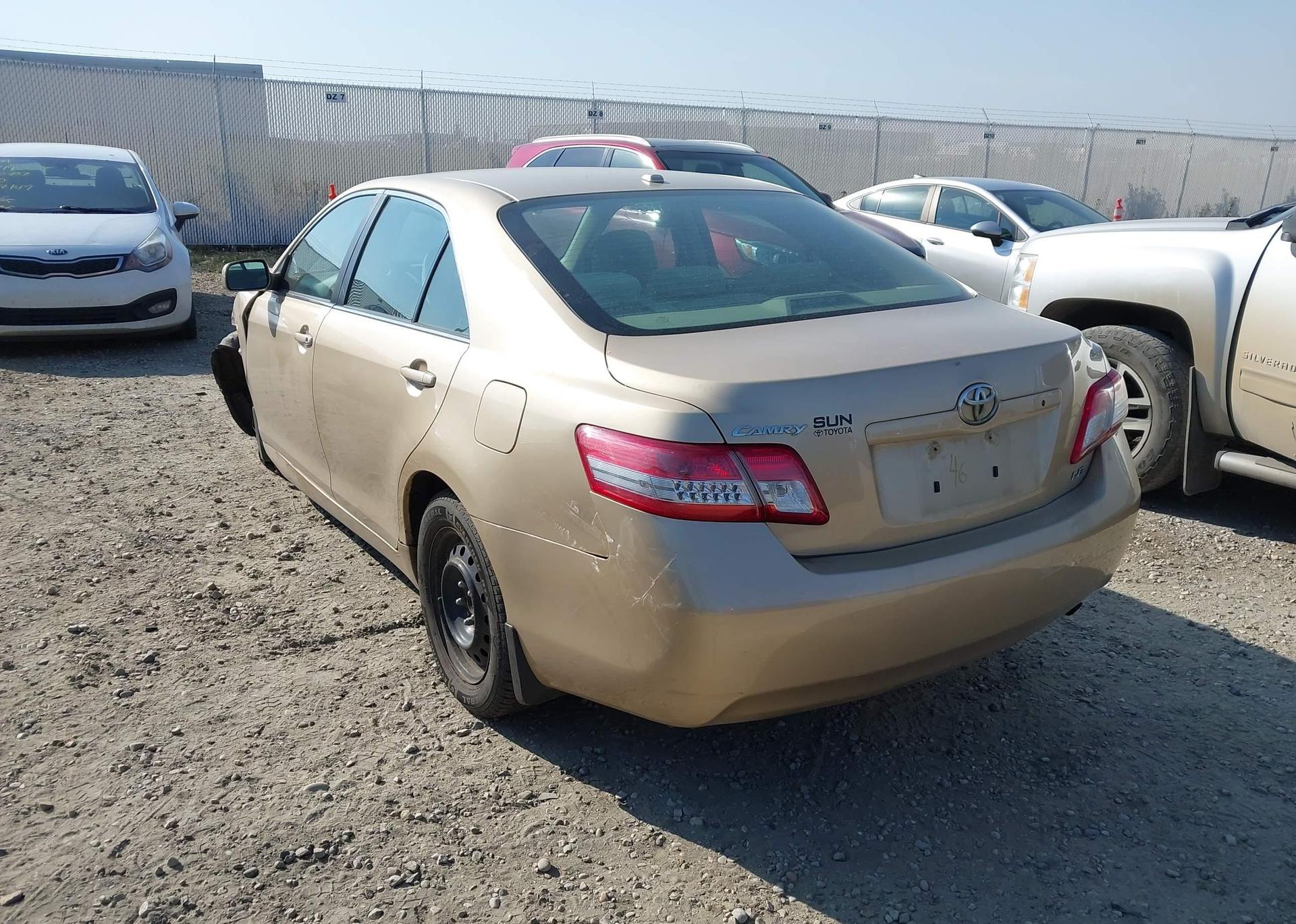 2010 TOYOTA CAMRY LE