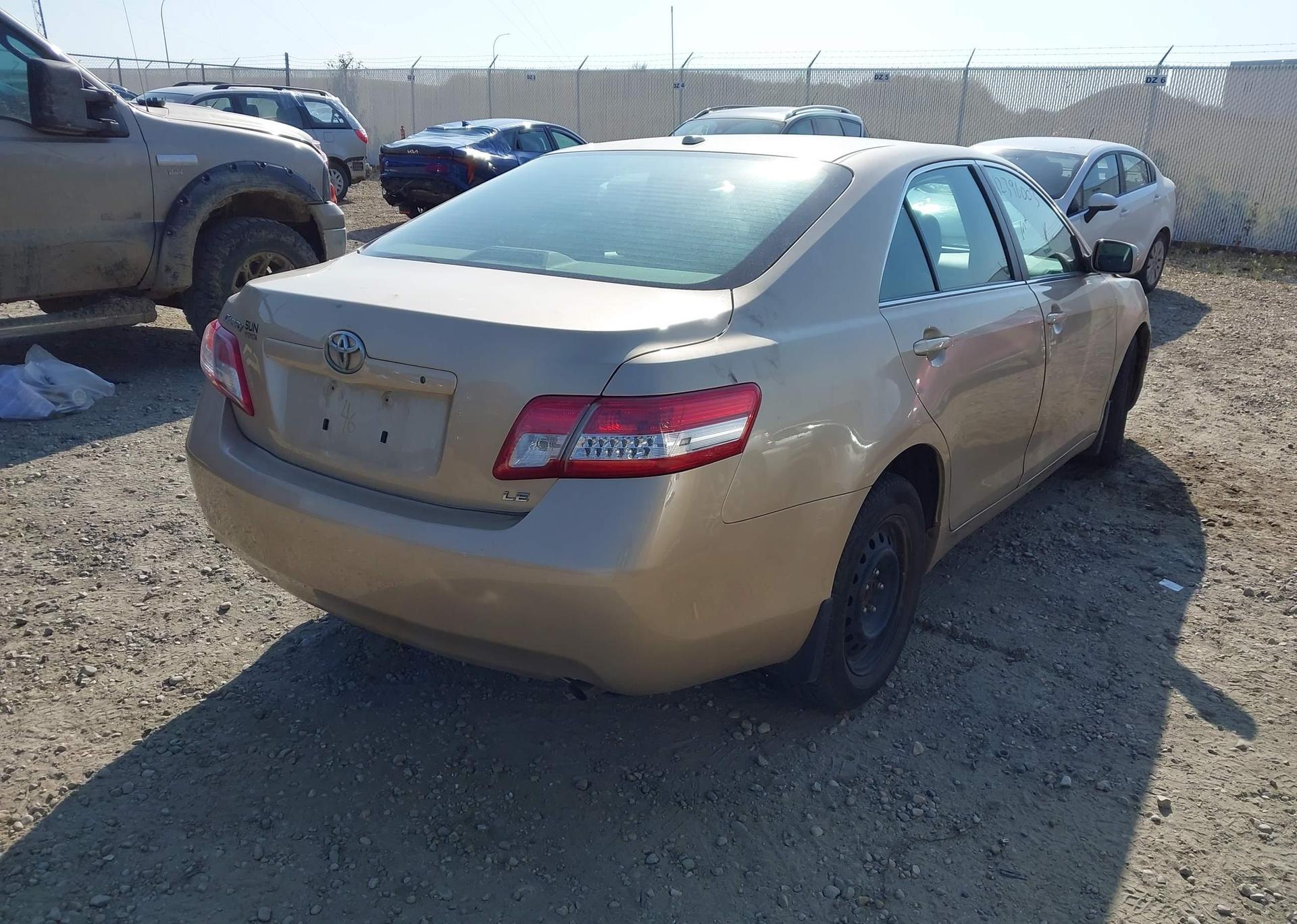 2010 TOYOTA CAMRY LE