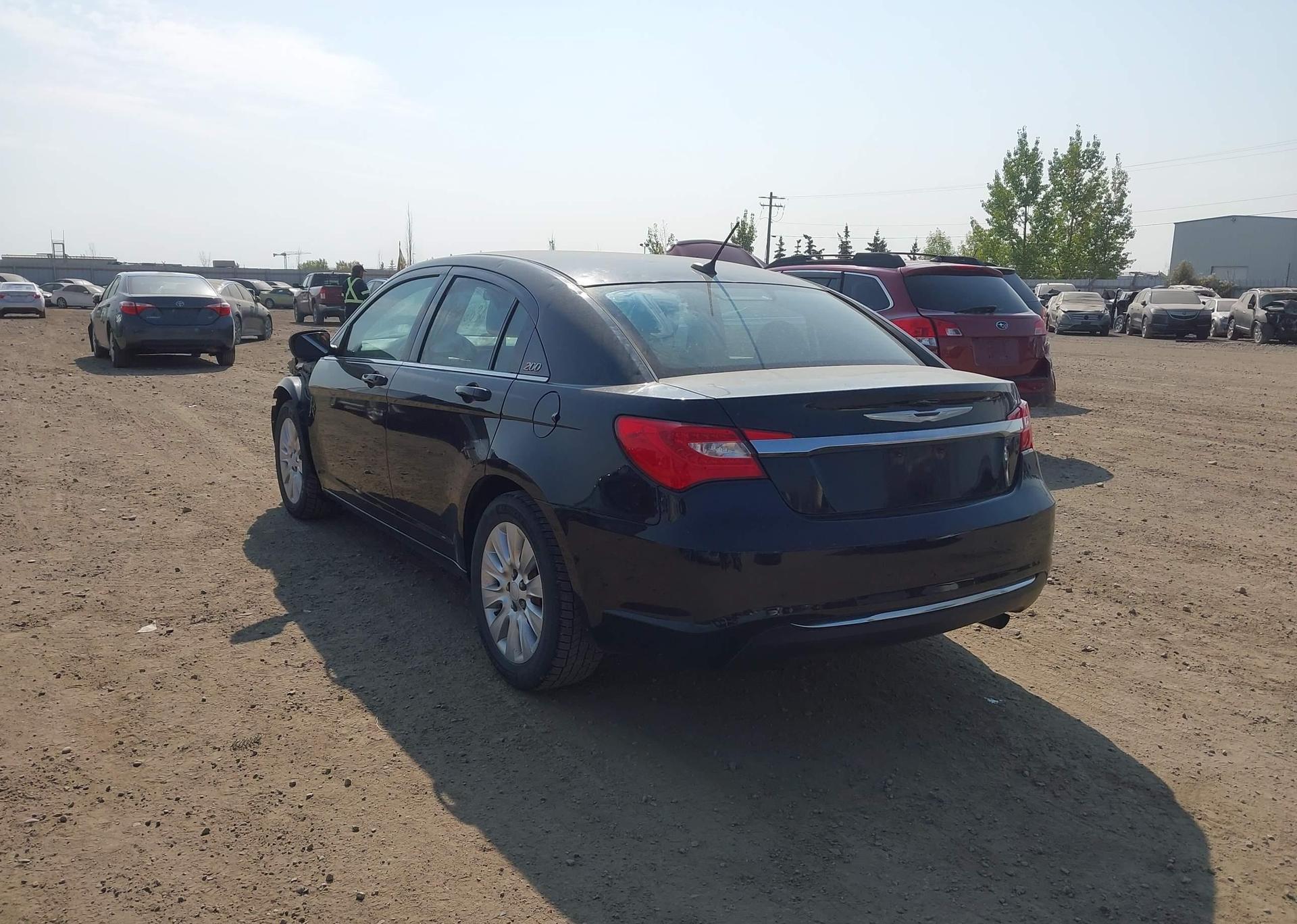2013 CHRYSLER 200 LX