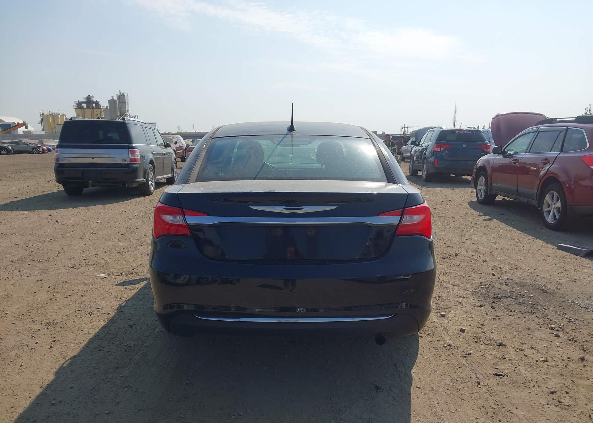 2013 CHRYSLER 200 LX