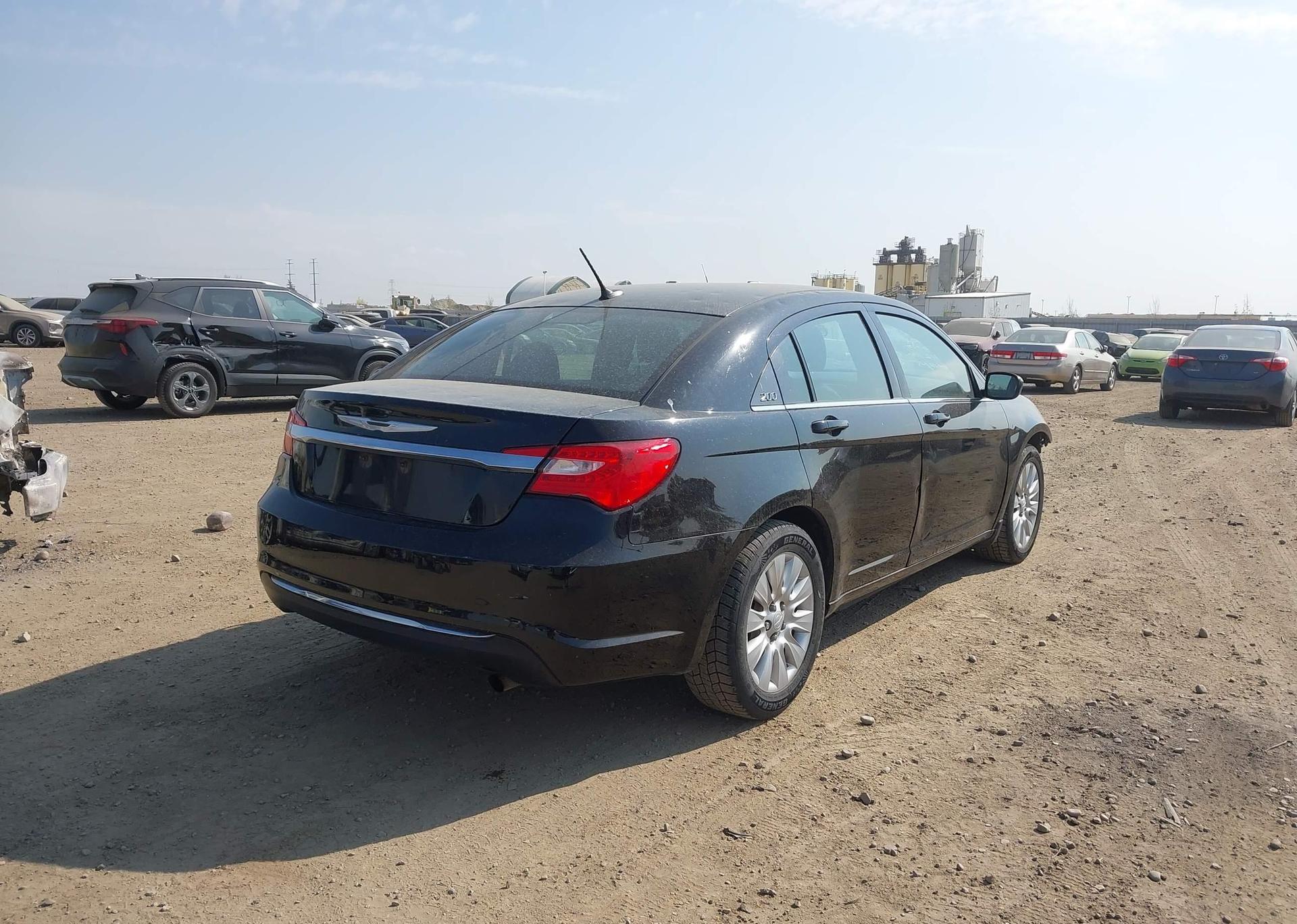 2013 CHRYSLER 200 LX
