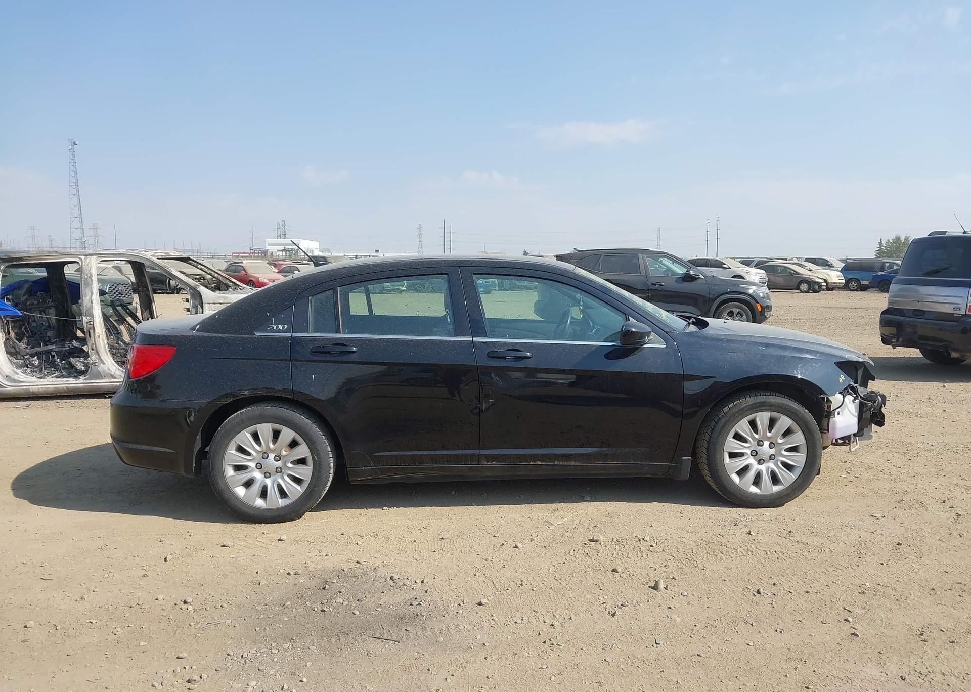 2013 CHRYSLER 200 LX