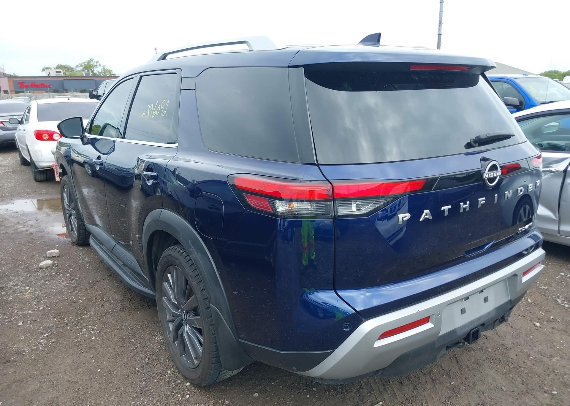 2022 NISSAN pathfinder sl