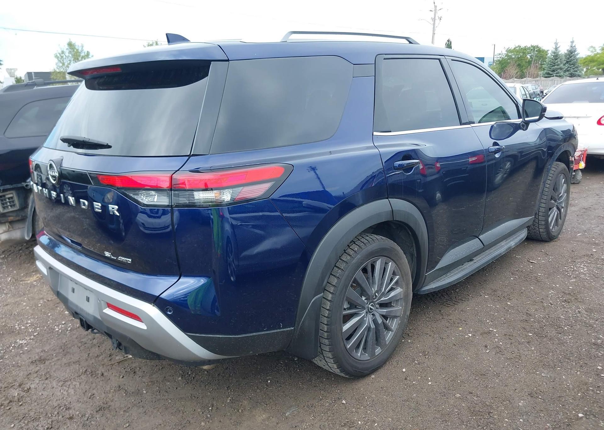 2022 NISSAN pathfinder sl