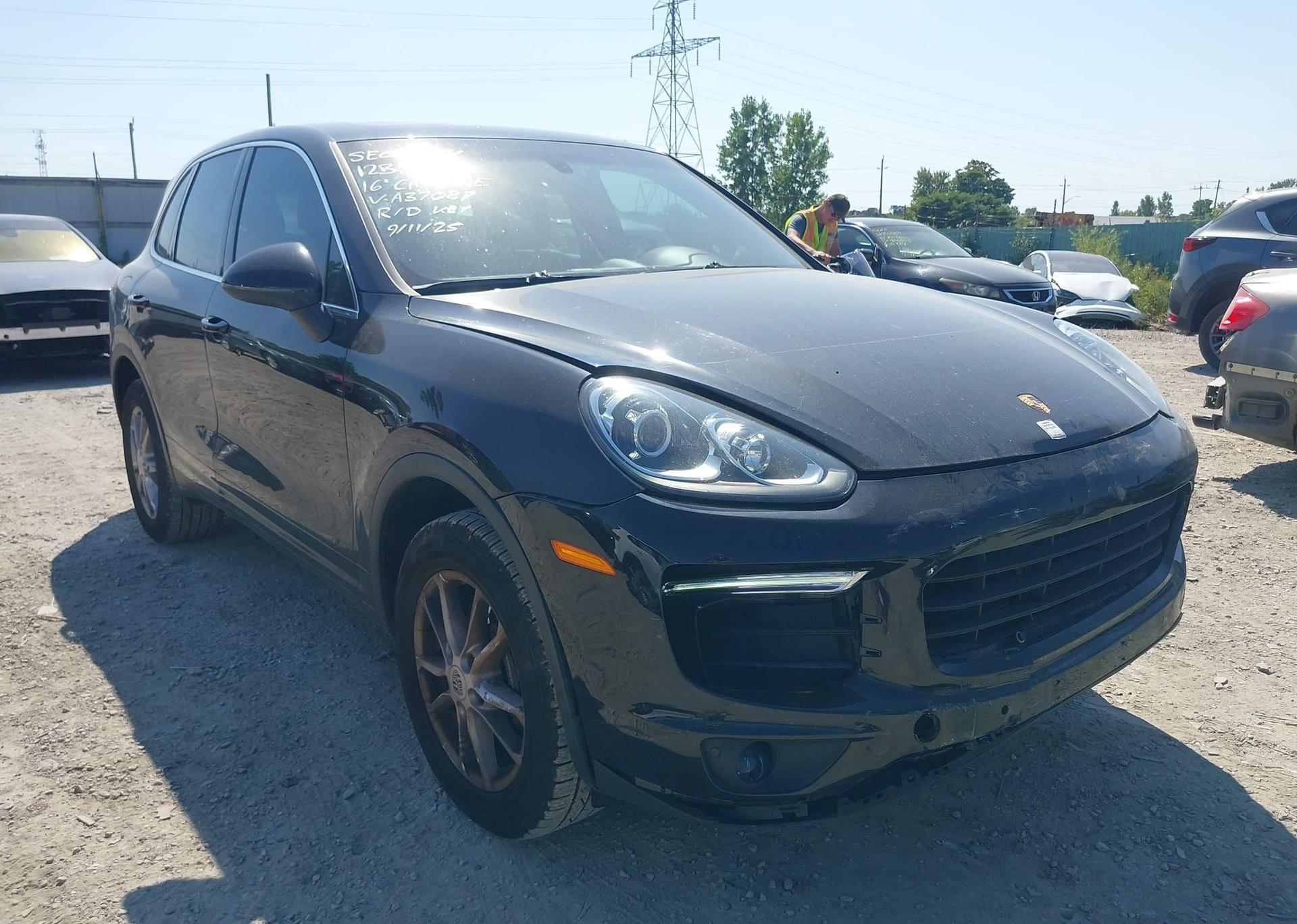 2016 PORSCHE CAYENNE