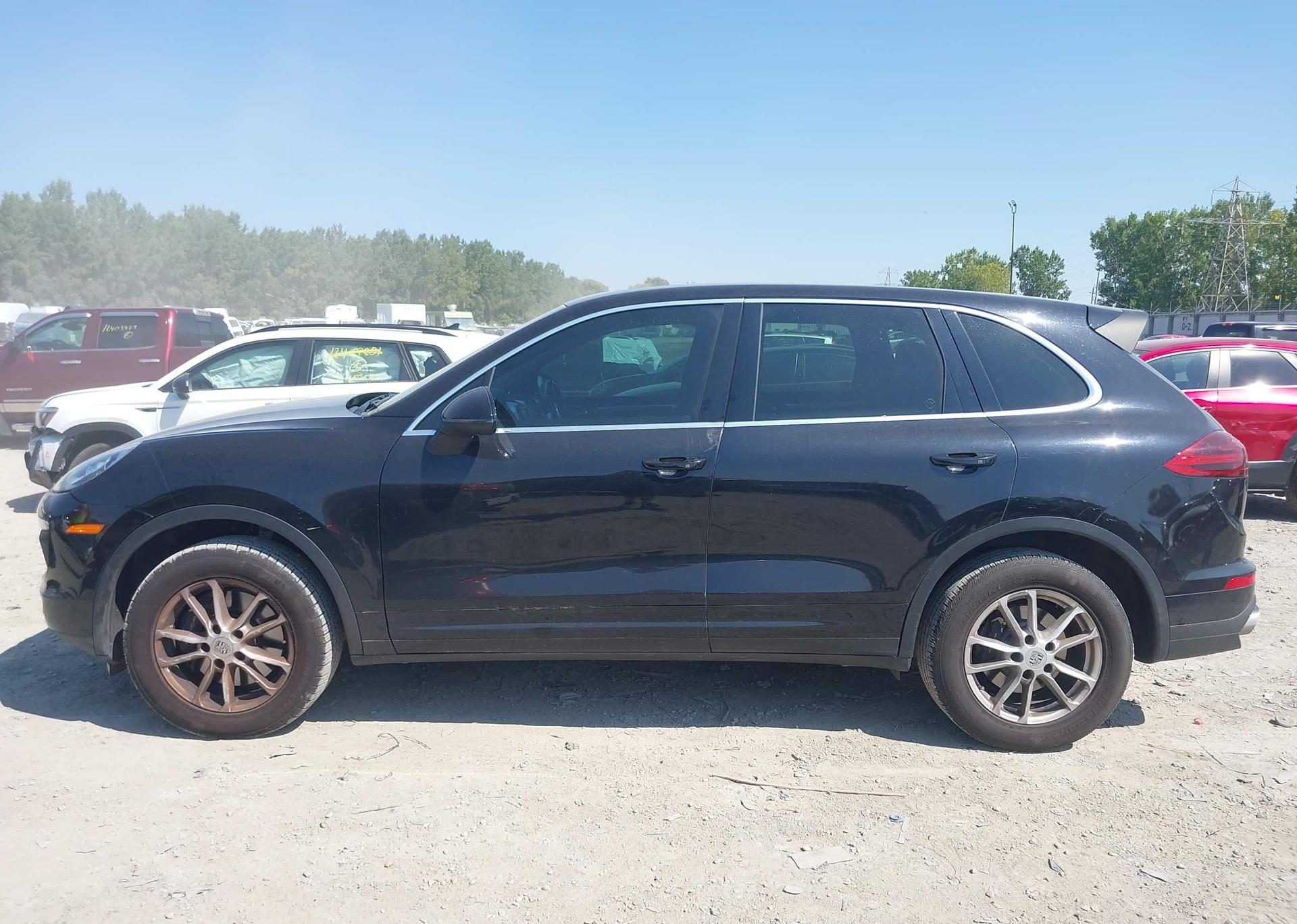 2016 PORSCHE CAYENNE