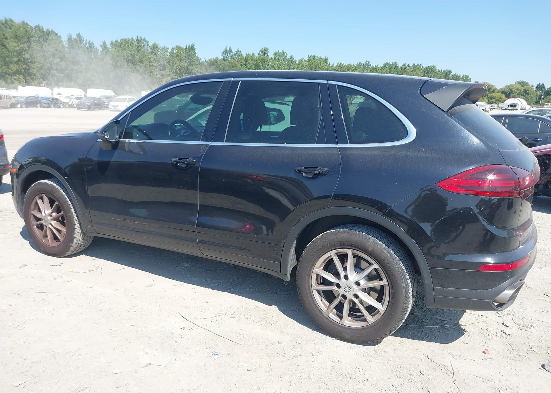 2016 PORSCHE CAYENNE