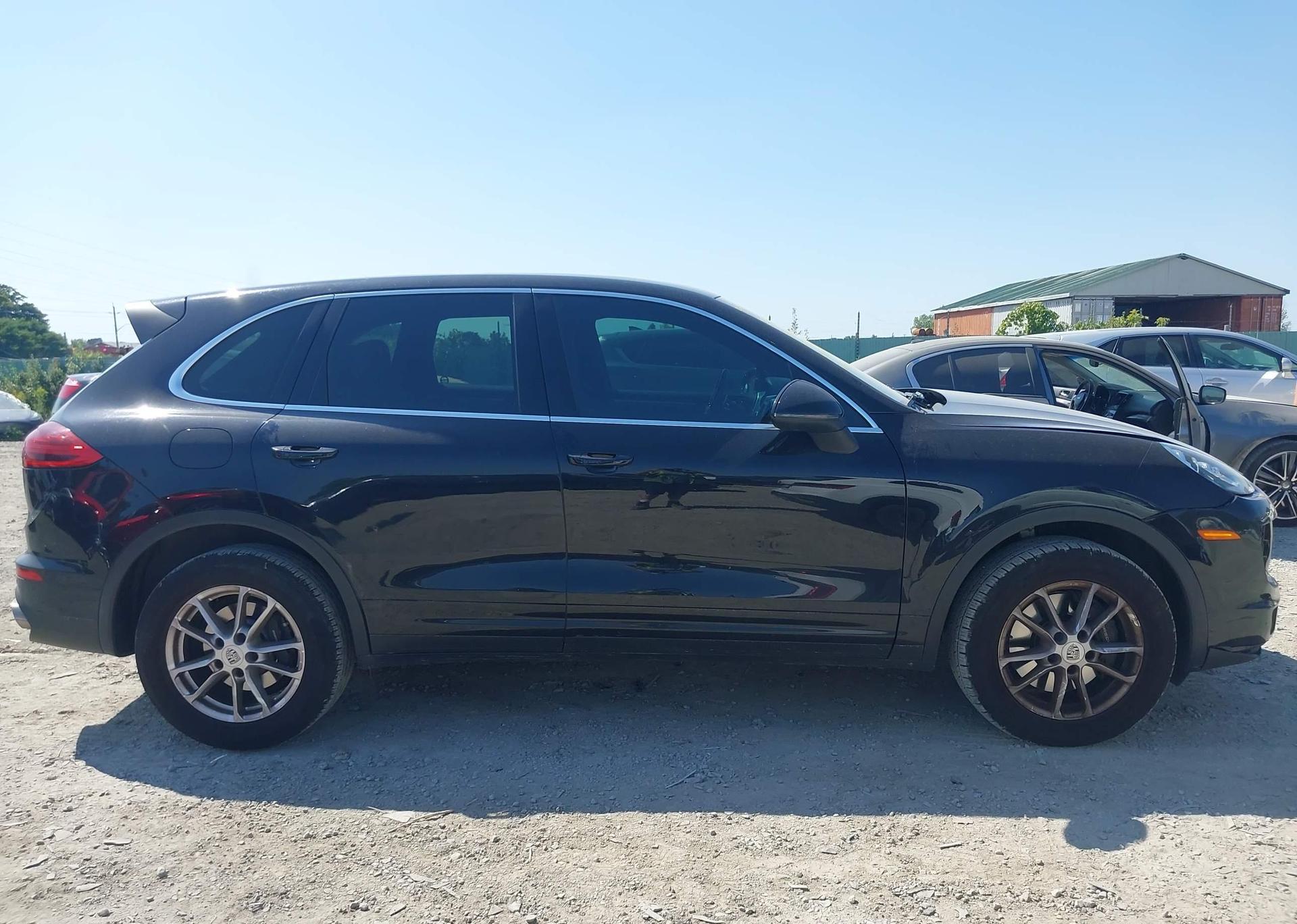 2016 PORSCHE CAYENNE