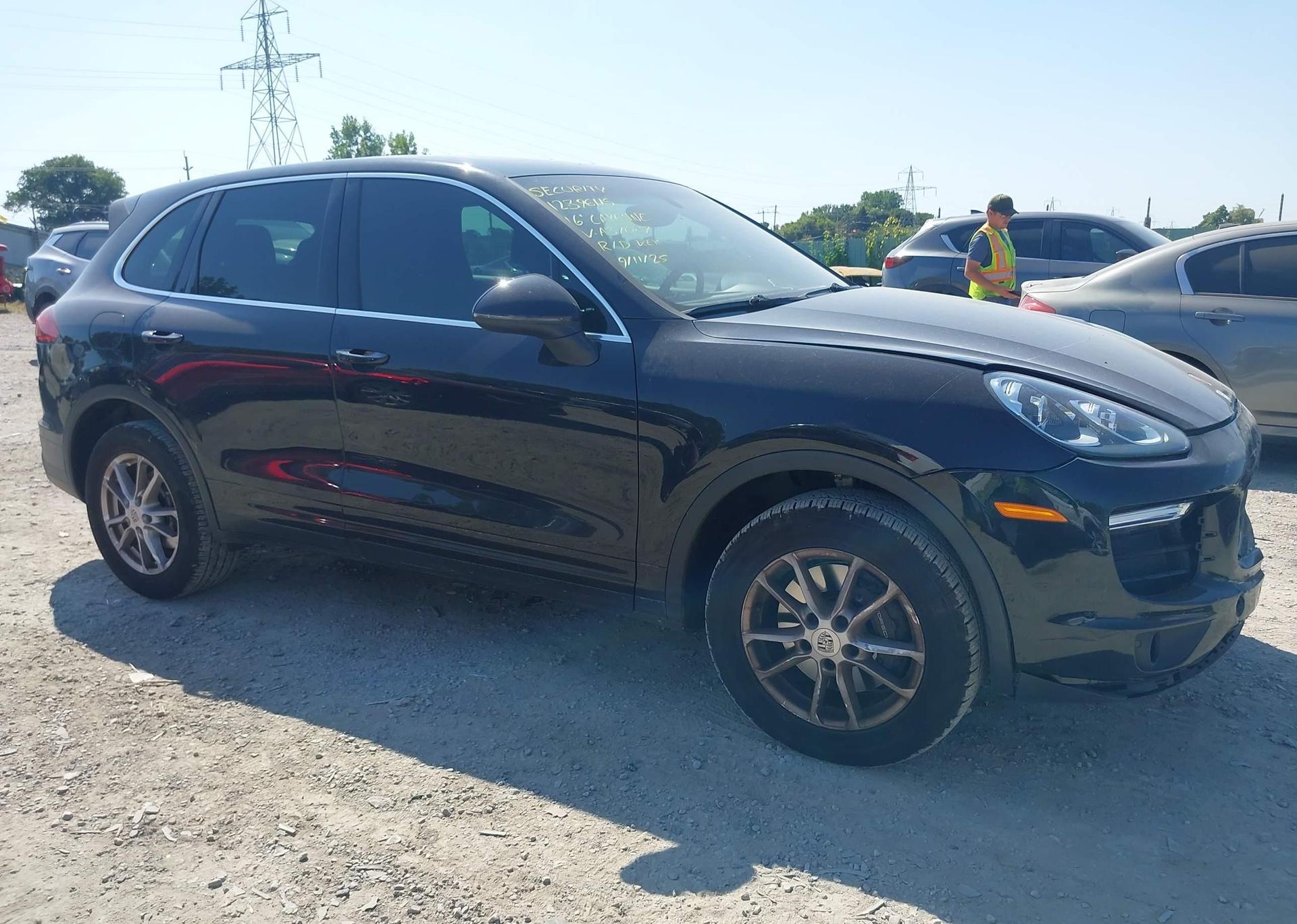 2016 PORSCHE CAYENNE