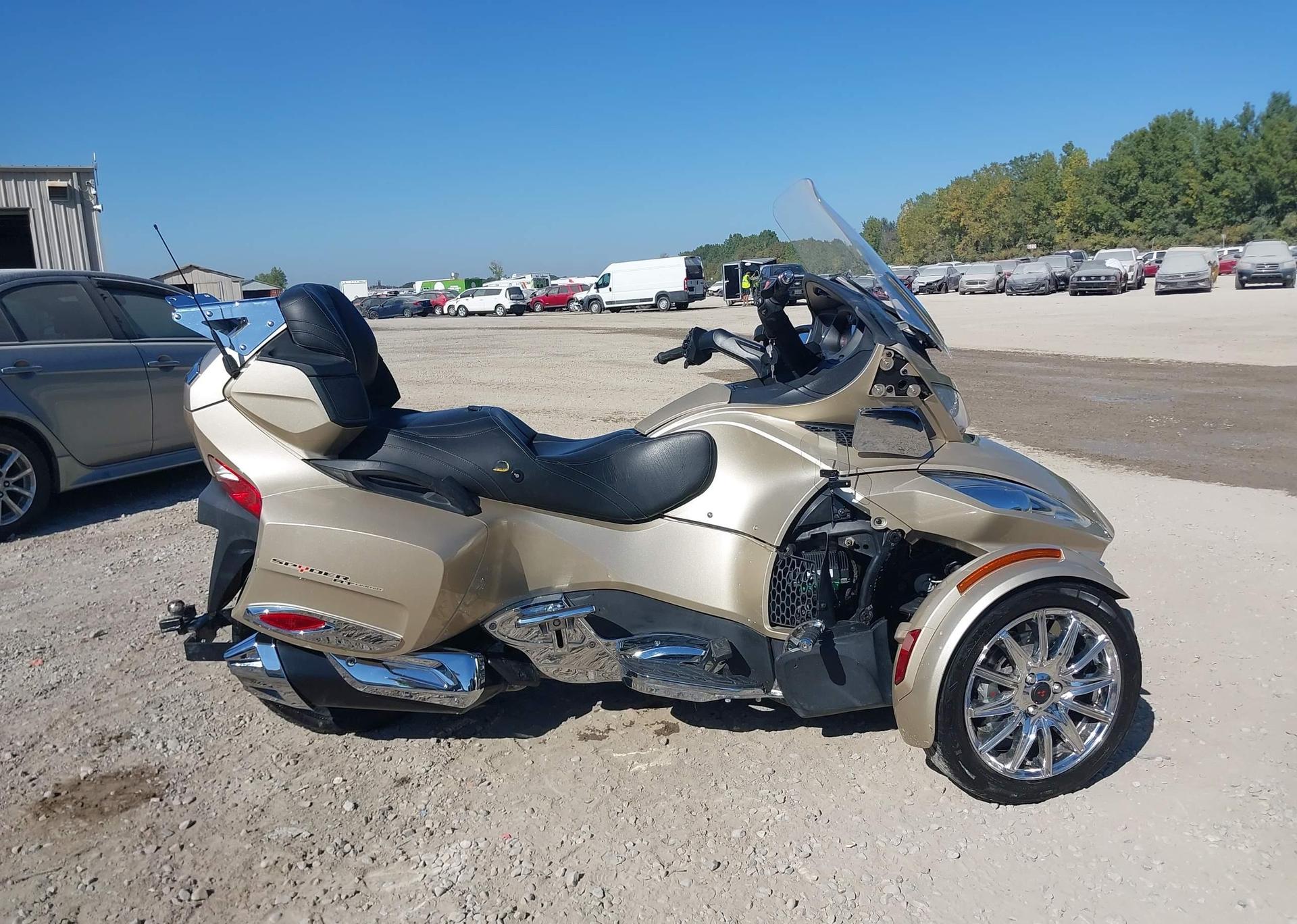 2017 CAN-AM SPYDER ROADSTER RT