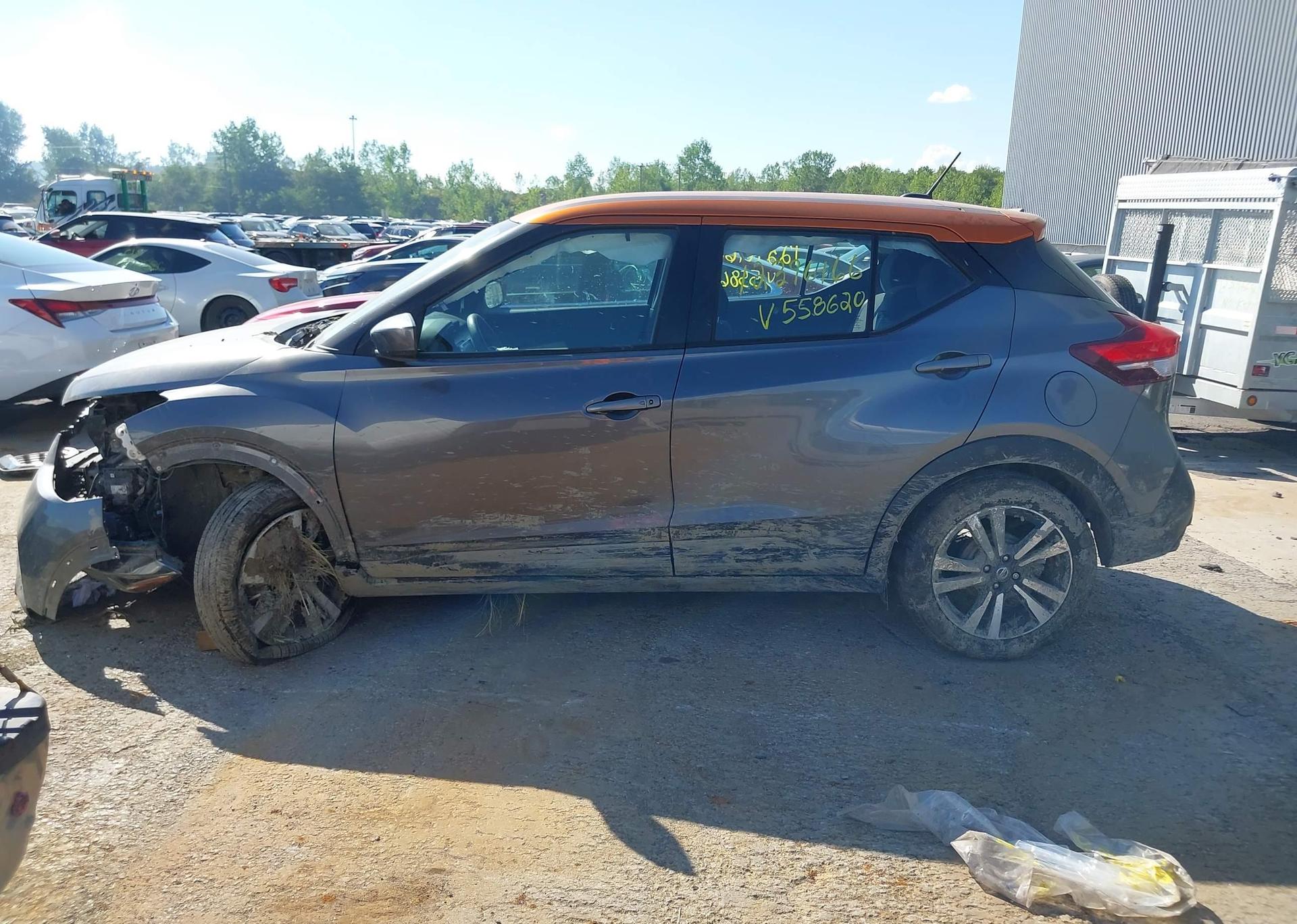 2019 NISSAN KICKS S