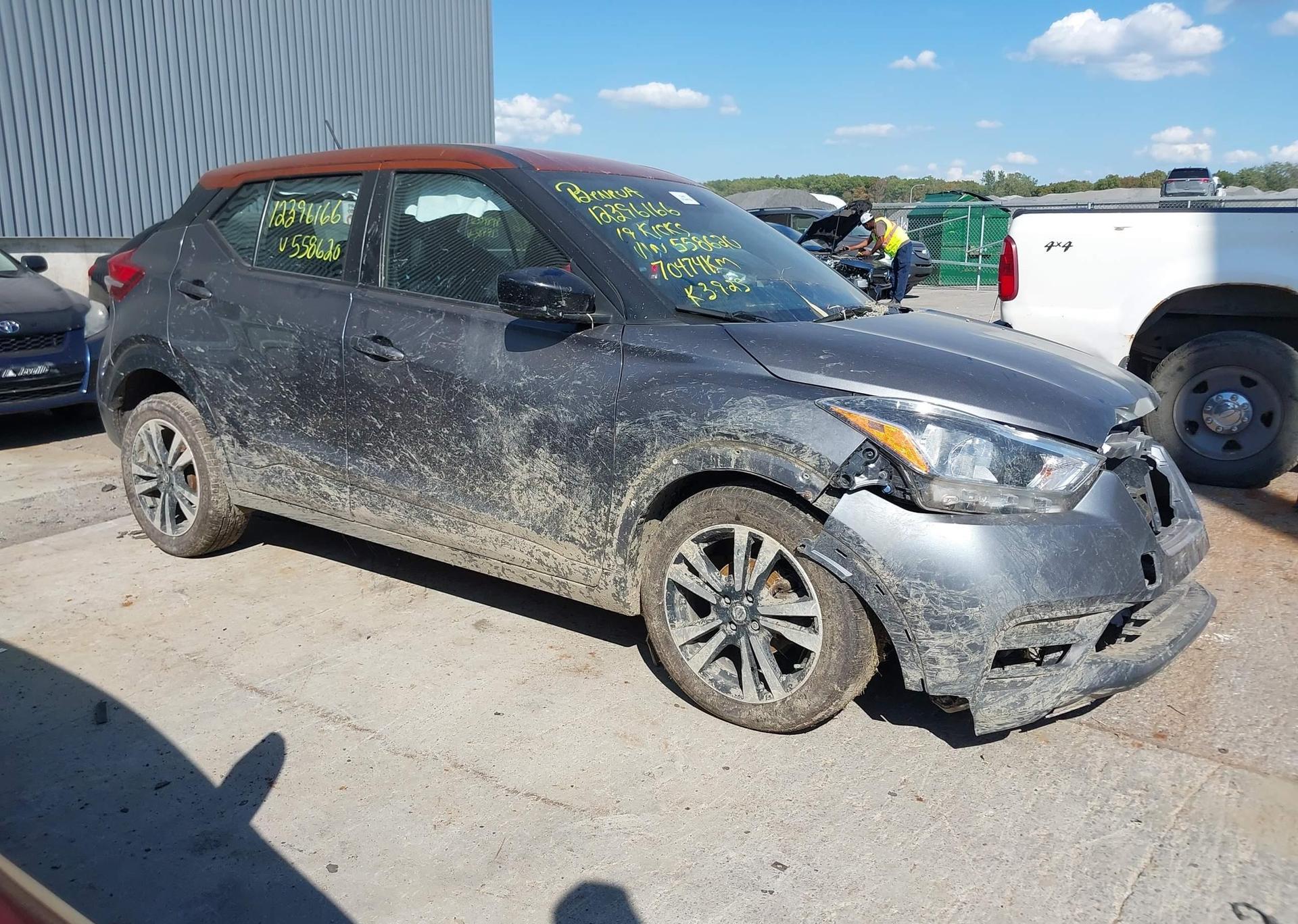 2019 NISSAN KICKS S