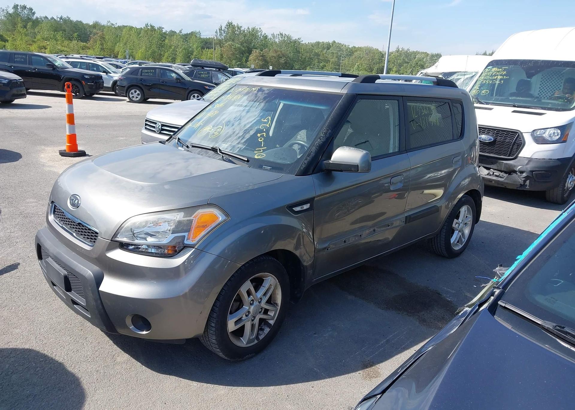 2010 KIA SOUL +