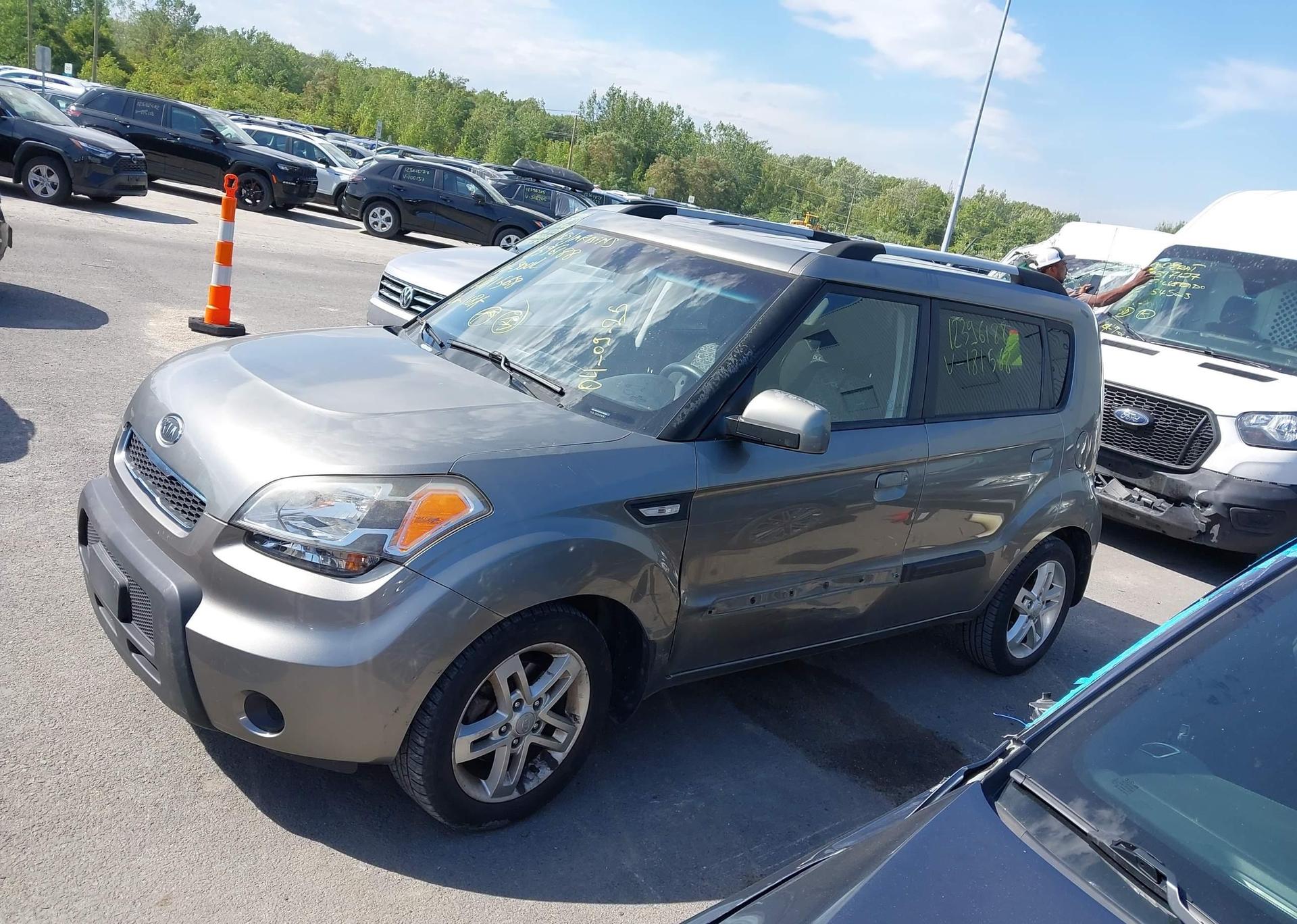 2010 KIA SOUL +