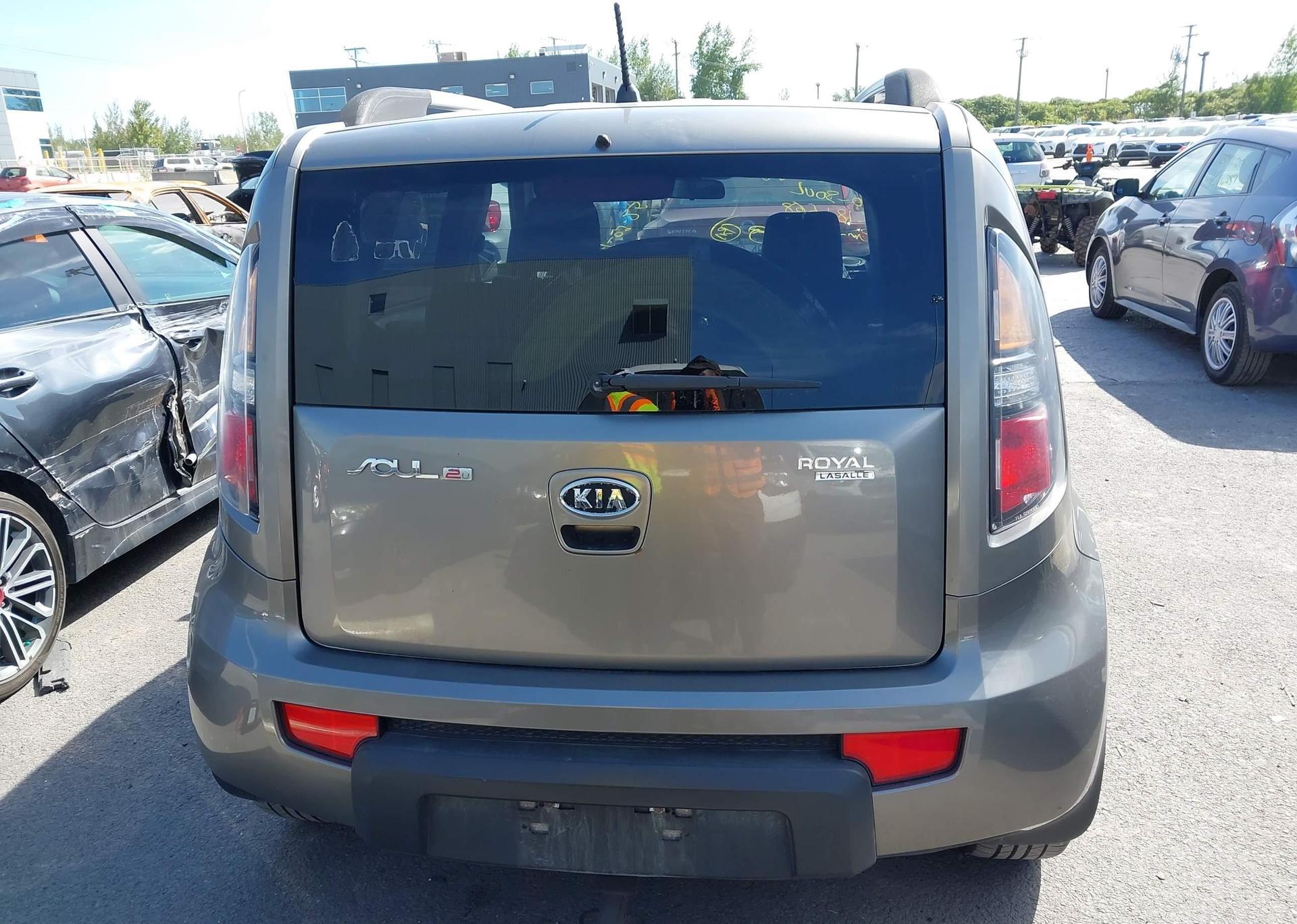 2010 KIA SOUL +
