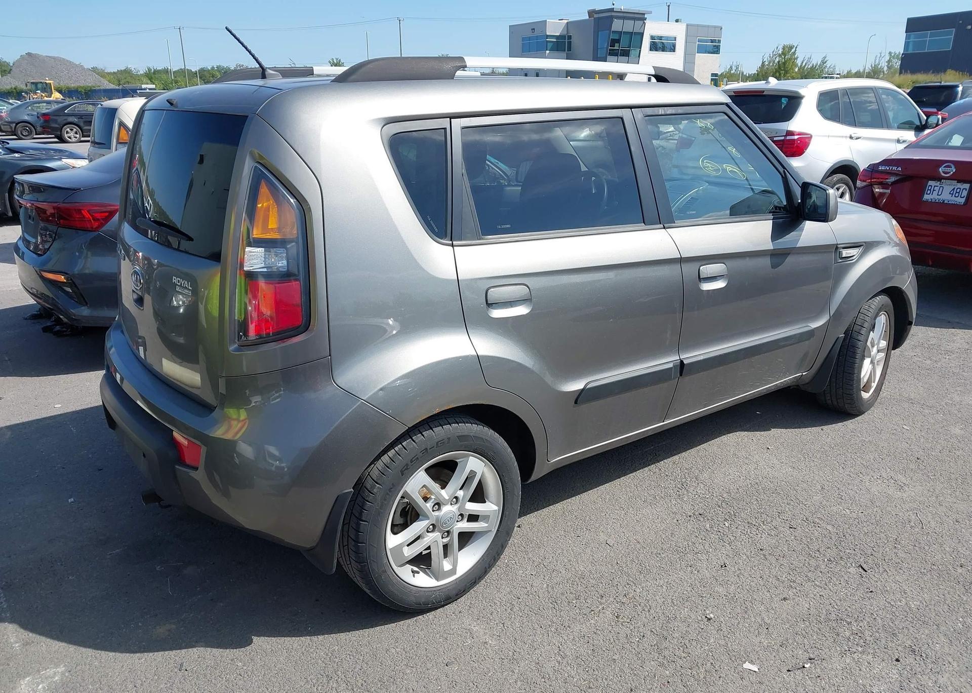 2010 KIA SOUL +