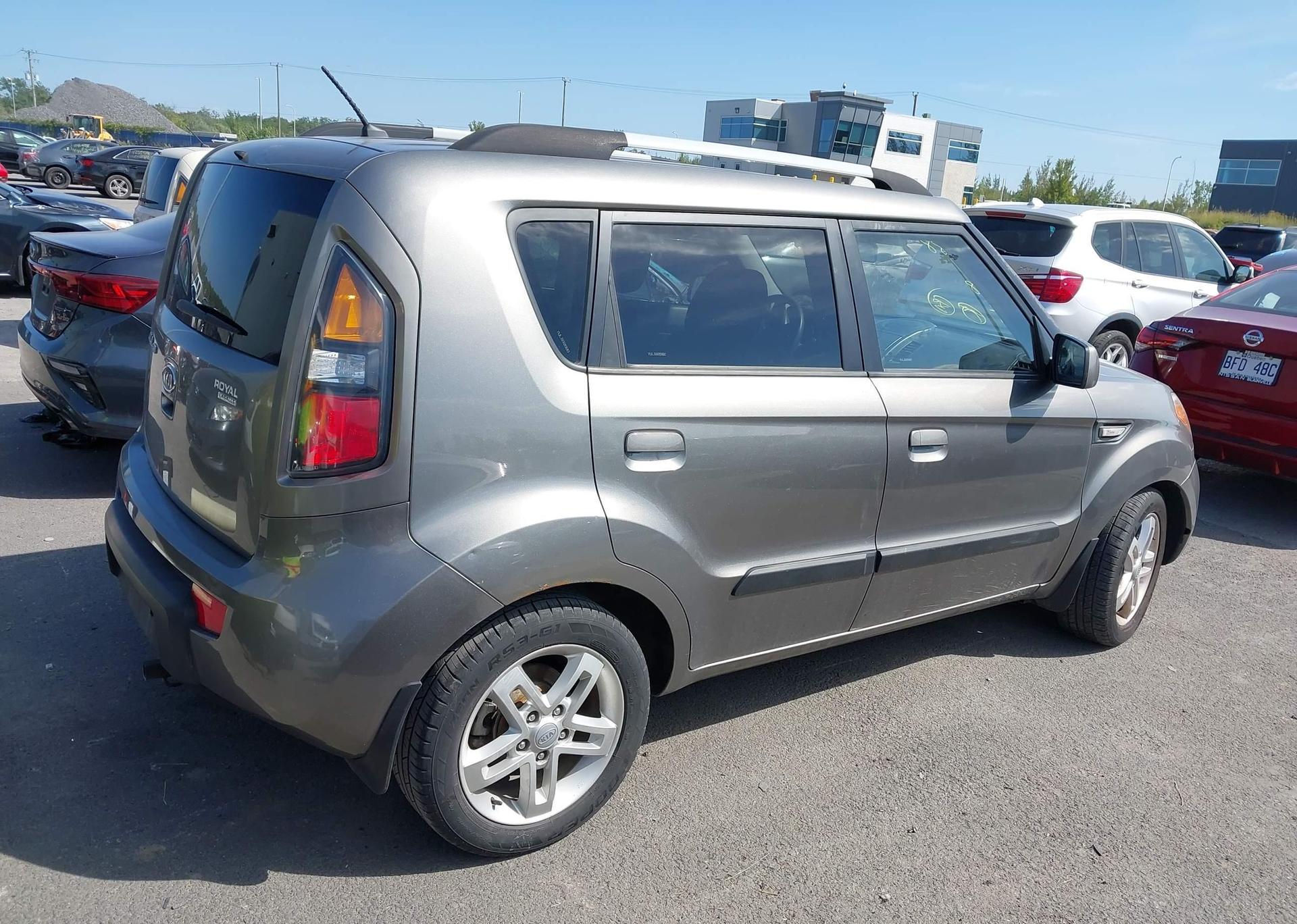 2010 KIA SOUL +