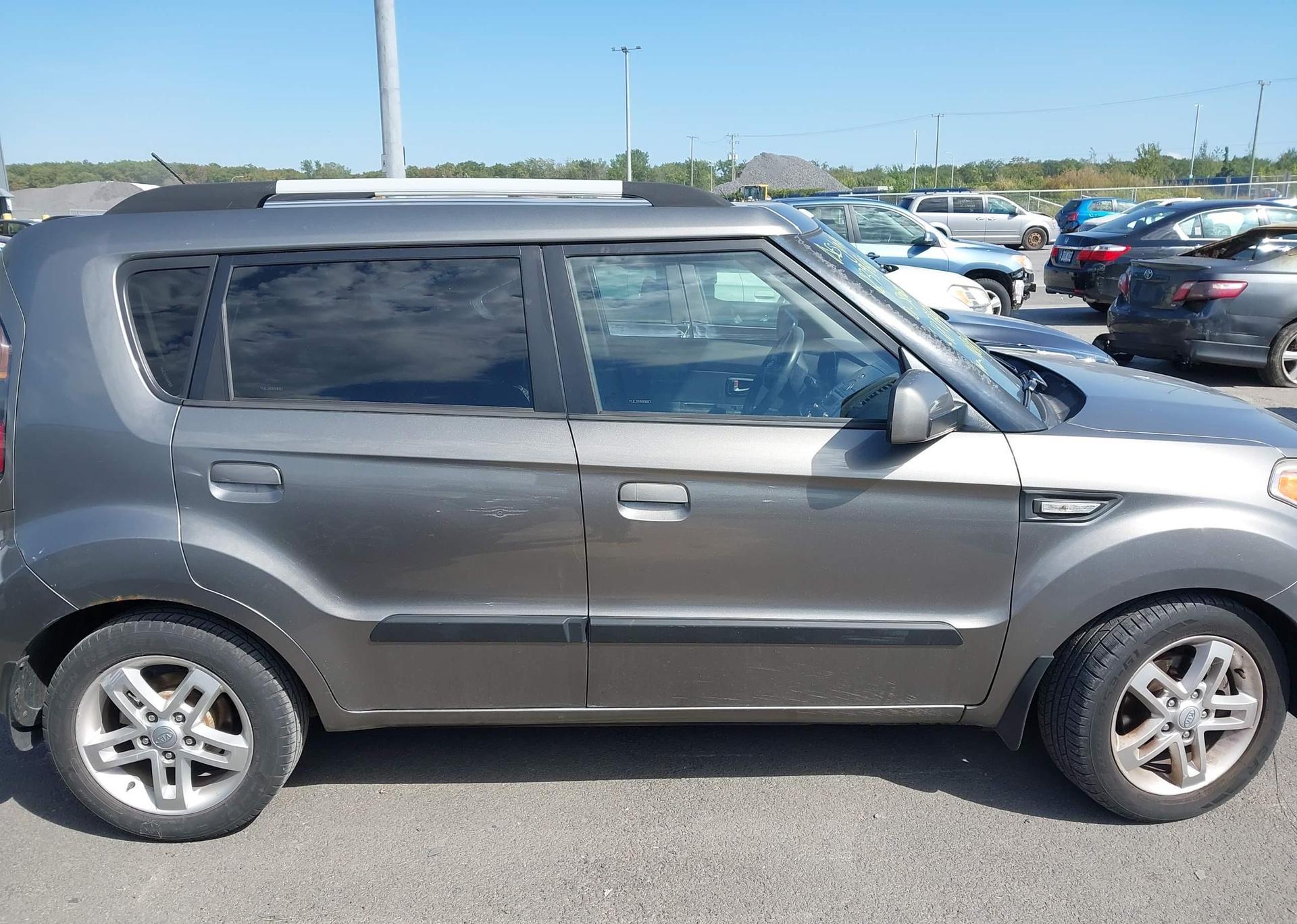 2010 KIA SOUL +