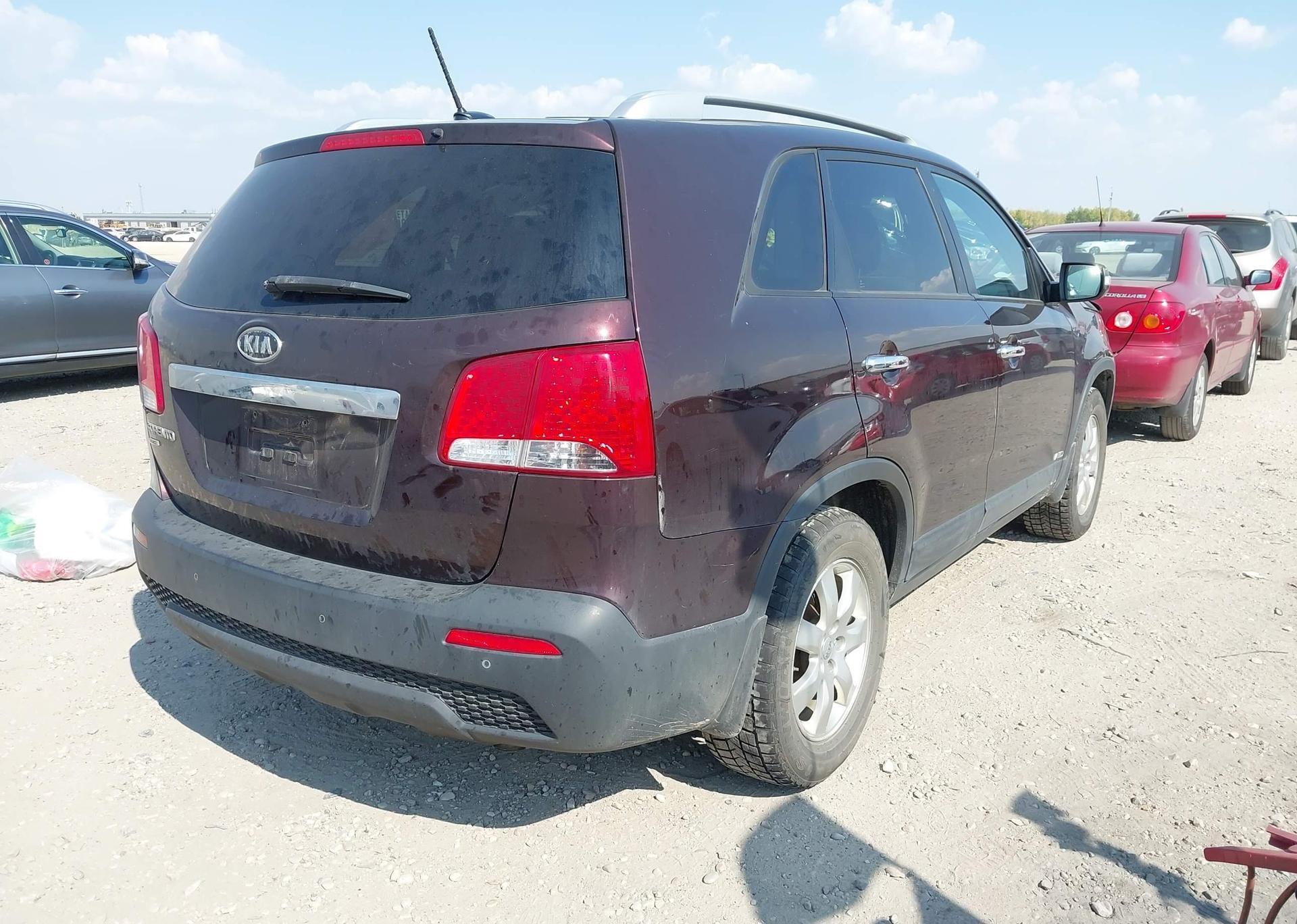 2012 KIA SORENTO LX